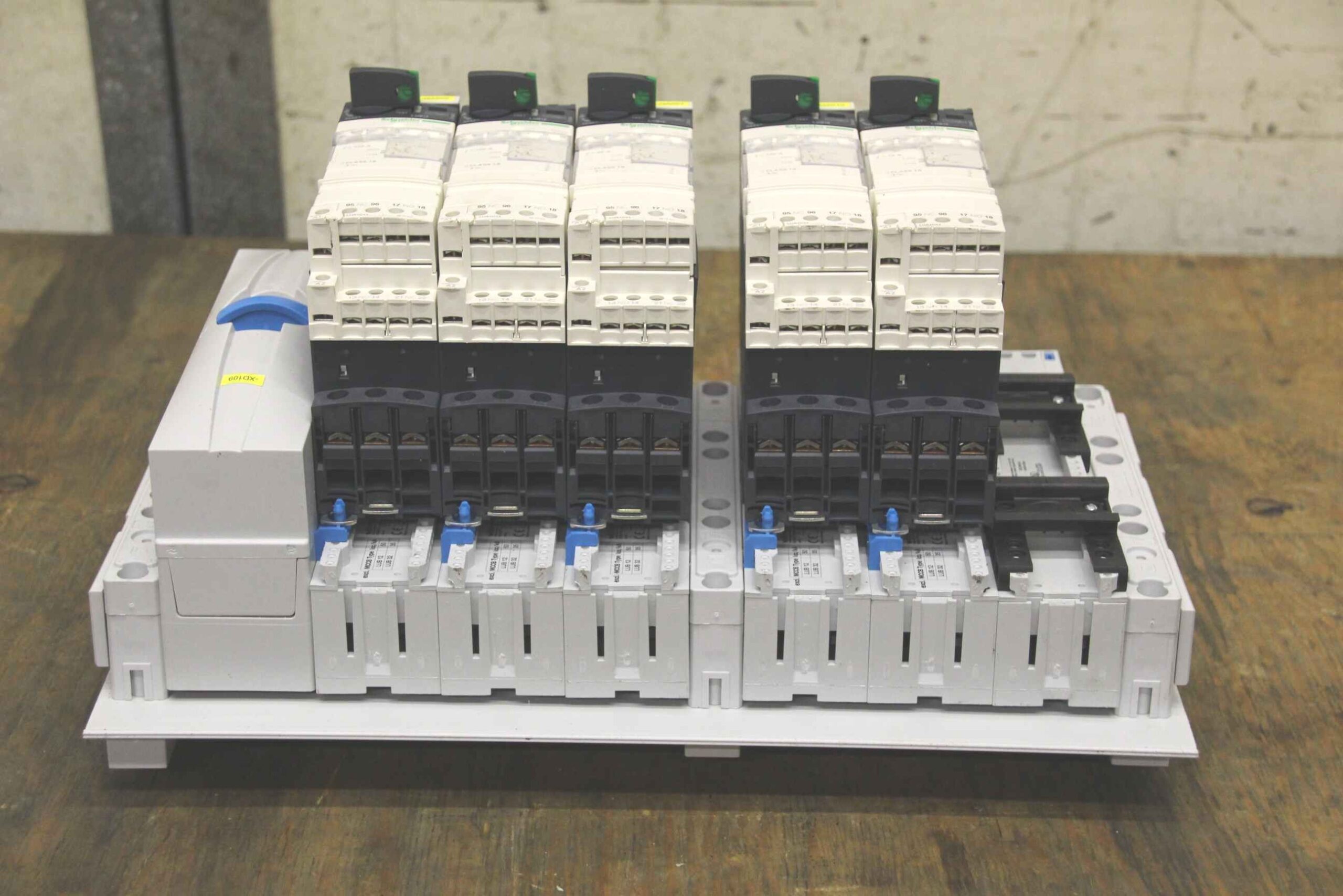 Steuerungsmodul von Schneider - LUCA 12 BL LUB12 – Bild 3