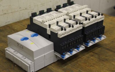 Alternative view of Steuerungsmodul von Schneider - LUCA 12 BL  LUB12  LU2MBOBL