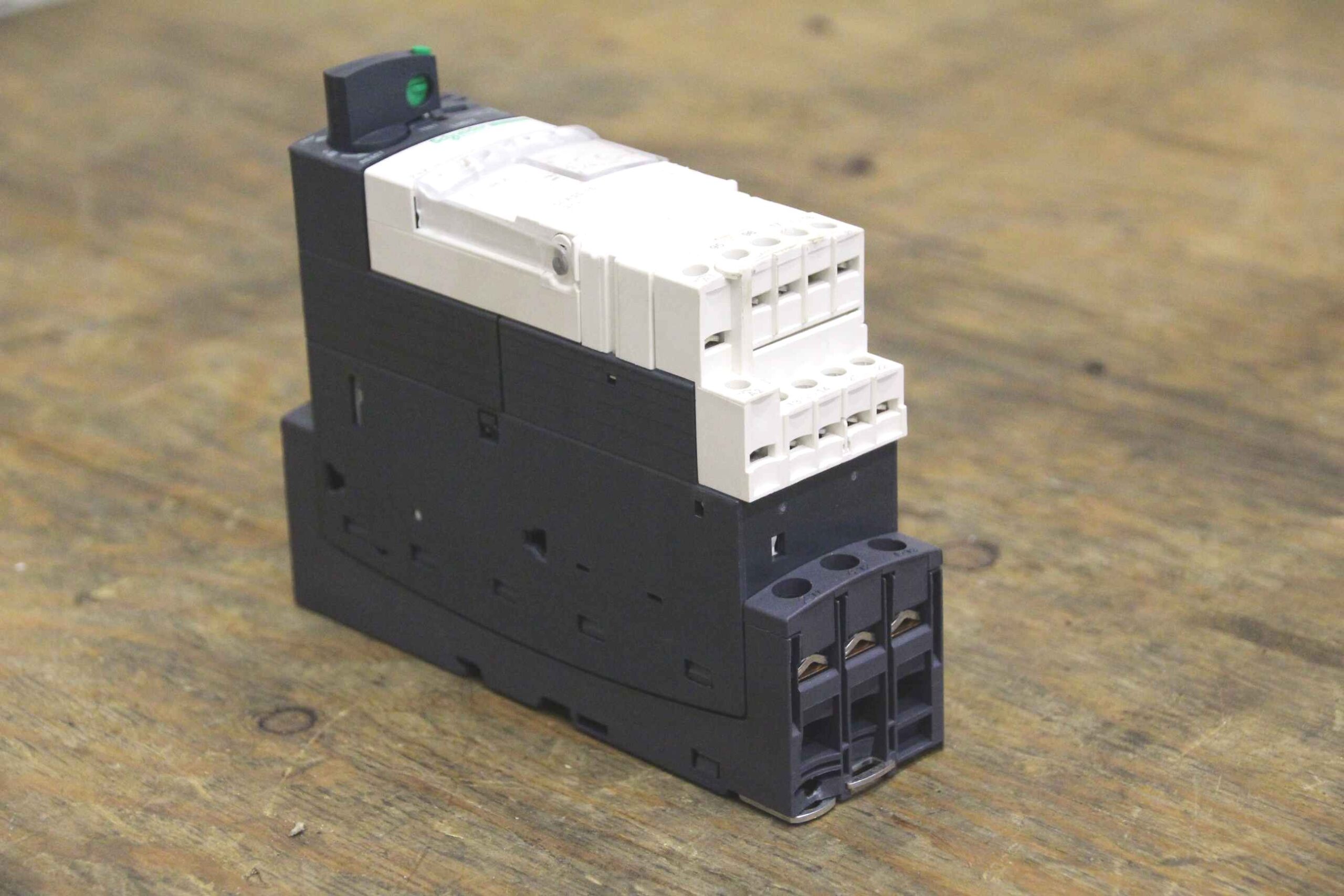 Steuerungsmodul von Schneider - LUCB12 BL LUB12 – Bild 2