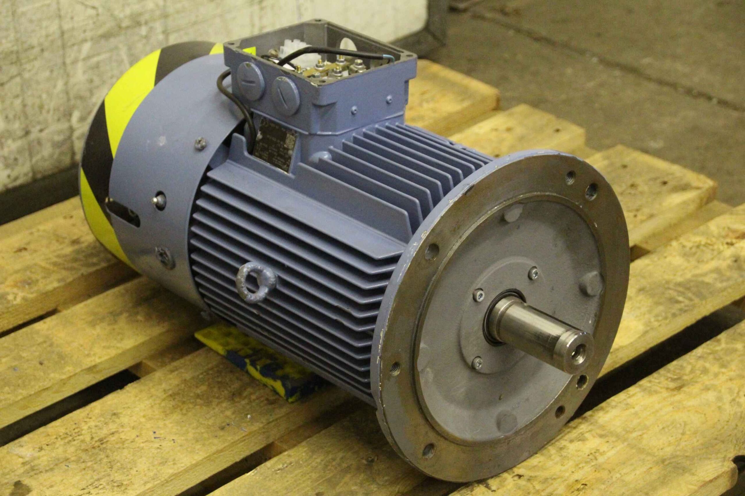 Elektromotor 3 kW 955 U/min von ATB - BAF 132M/6B-11 – Bild 2