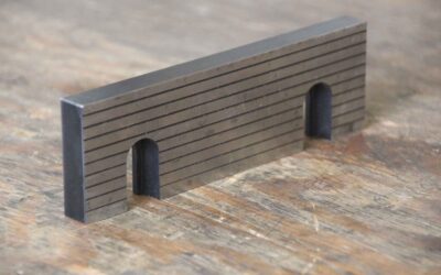 Alternative view of Spannbacken 2 Stück von unbekannt - 160/14/H50 mm