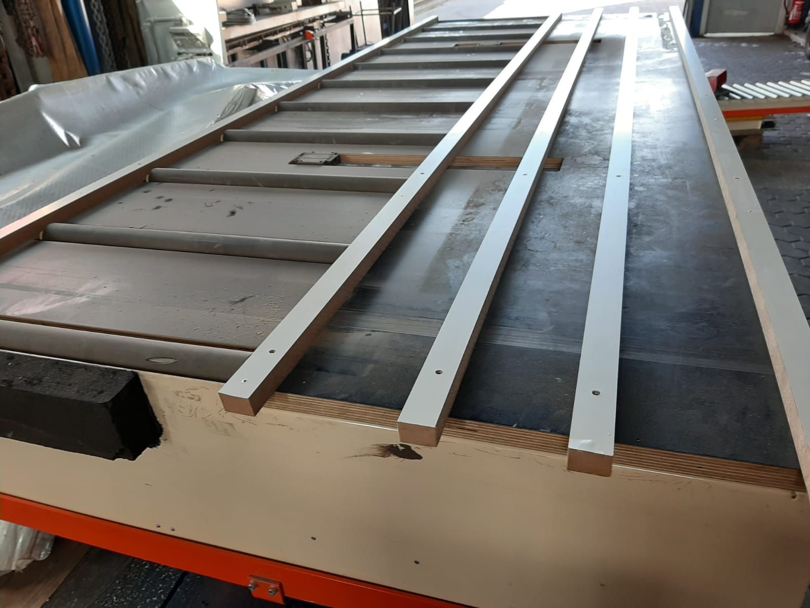 Scherenhubtisch 700 kg von Gruse - ELS 1-8-1-G-SO mit Rollenbahn – Bild 4