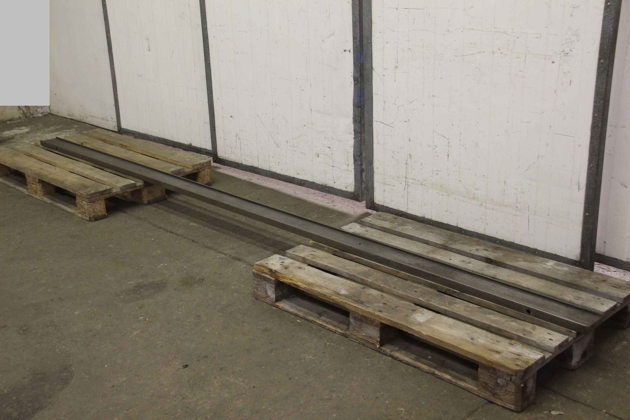 Unterlage für Abkantwerkzeug 3600 mm von unbekannt - 3600/110/H32 mm