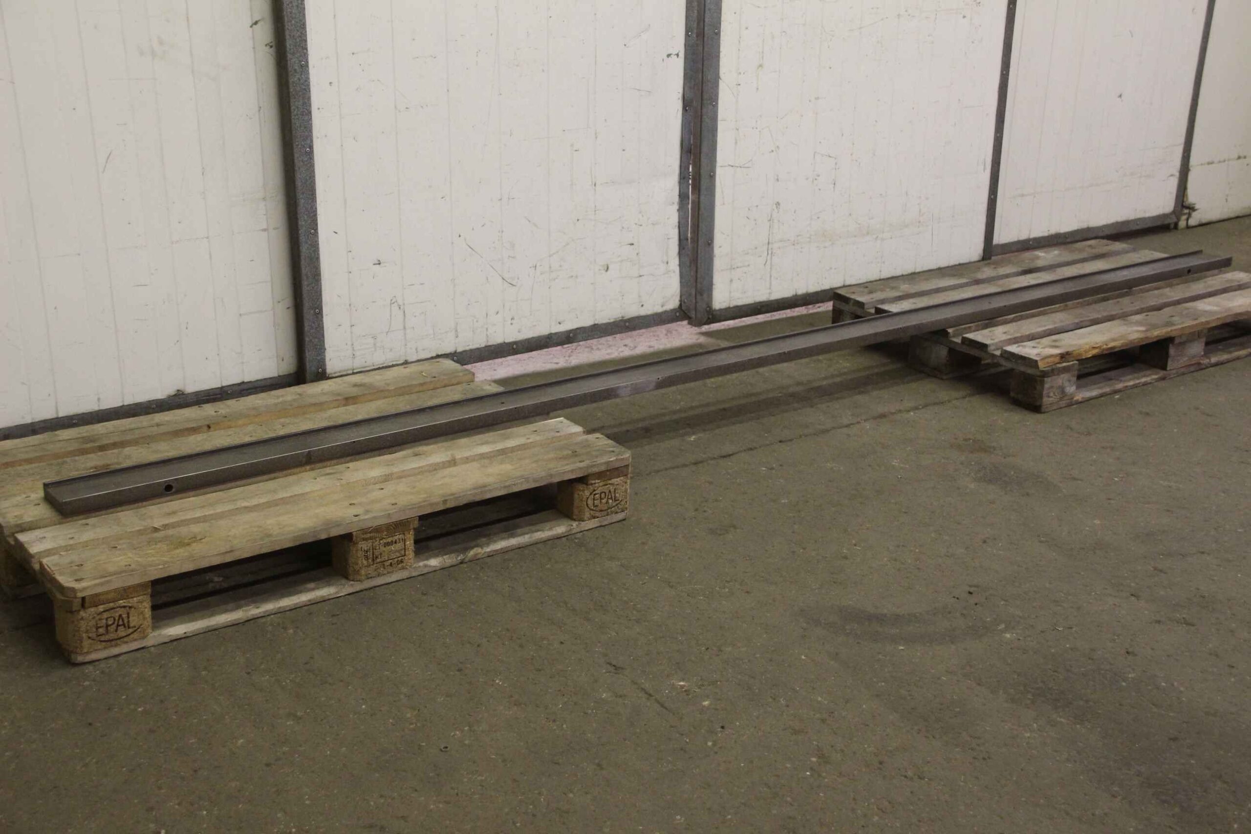 Unterlage für Abkantwerkzeug 3600 mm von unbekannt - 3600/110/H32 mm – Bild 2