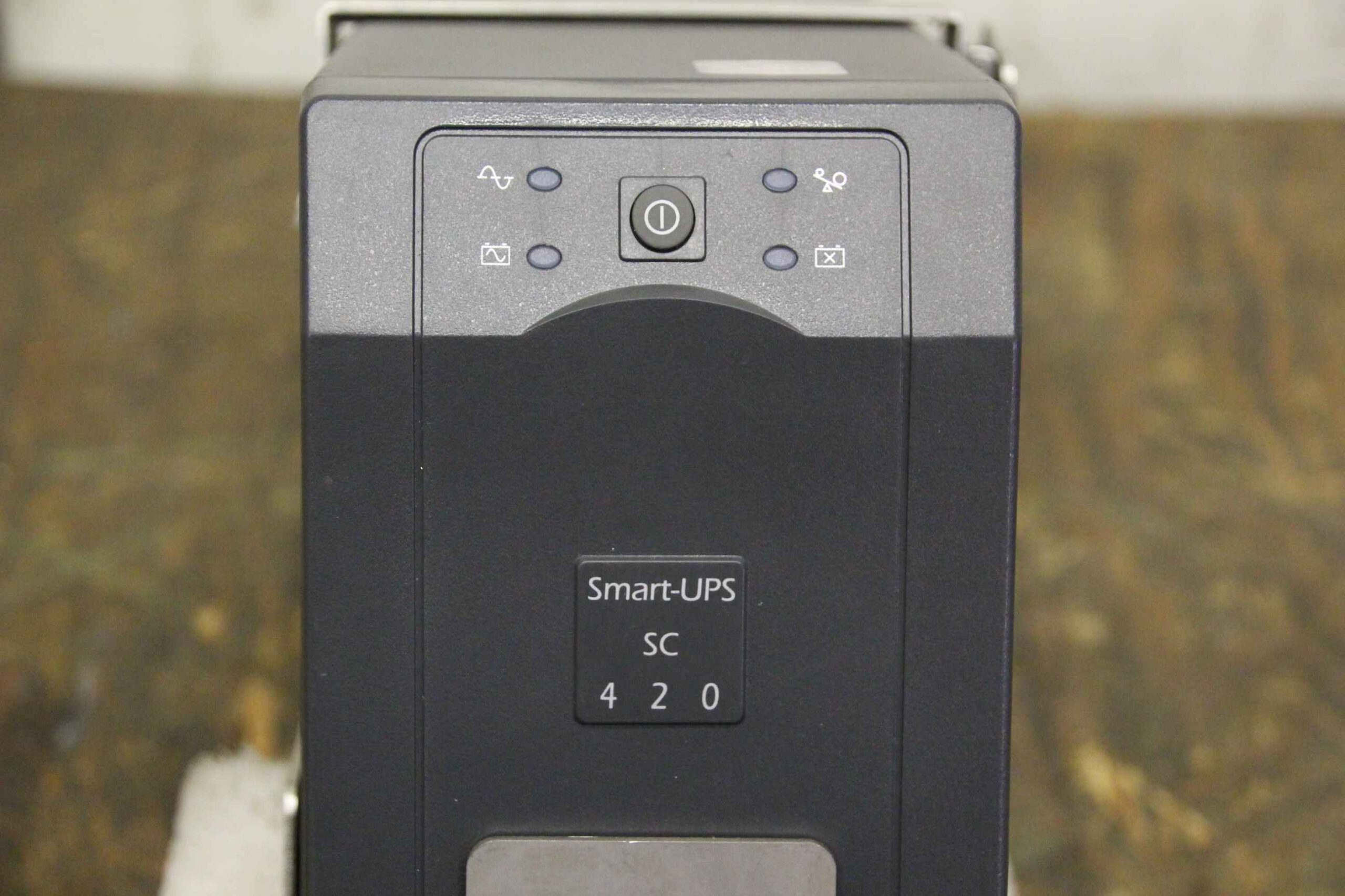 Stromversorgung von APC - Smart-UPS SC 420 – Bild 6