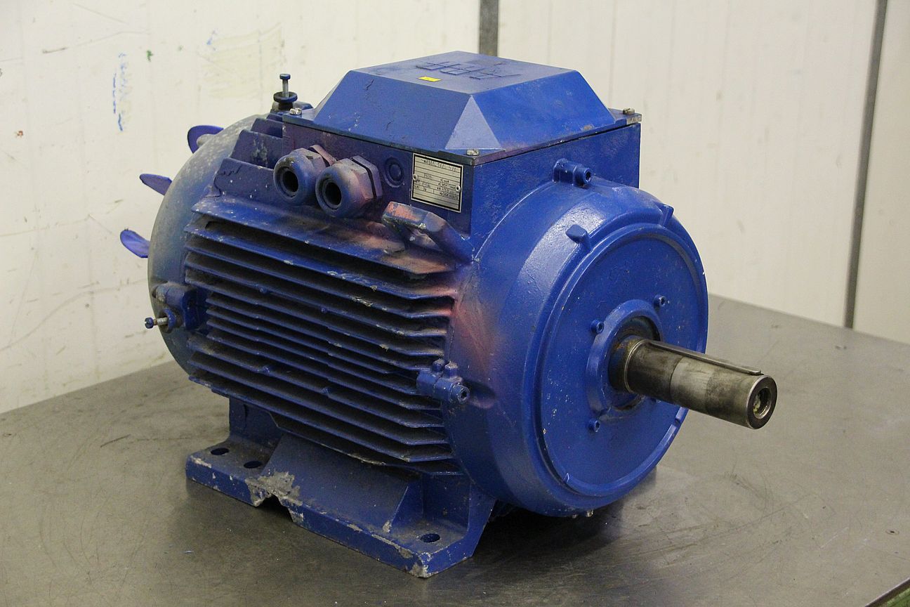 Elektromotor 7,2/12 kW 750/1500 U/min von ABB - ML160L 4/8 – Bild 2