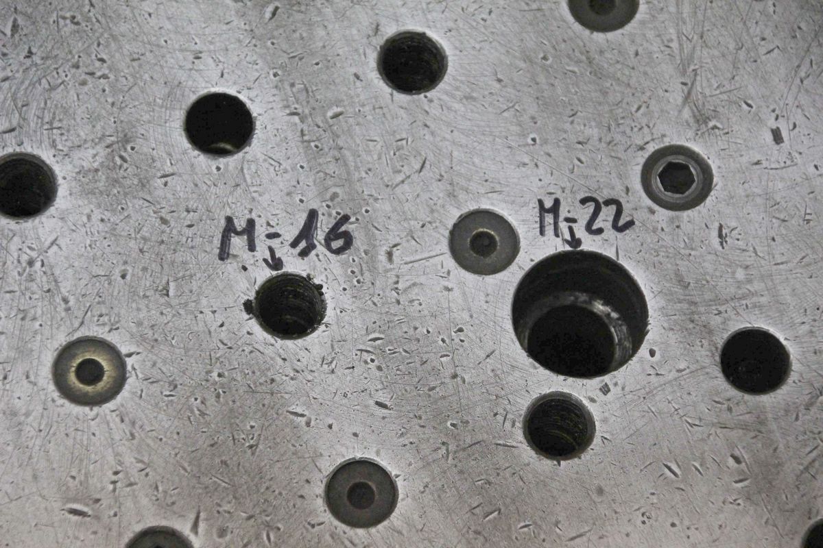 Aufspannplatte mit Gewindebohrung von unbekannt - 1250/1595/H47 mm – Bild 5