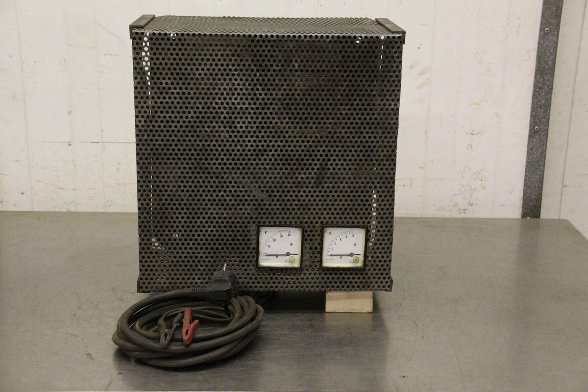 Ladegerät für Stapler 24 V von unbekannt* - Anschluss 220 Volt – Bild 3