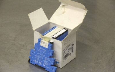 Relais 10 Stück von Finder - 38.51.0.240.0060