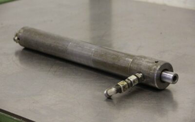 Hydraulikzylinder von Behringer - Hub 310 mm