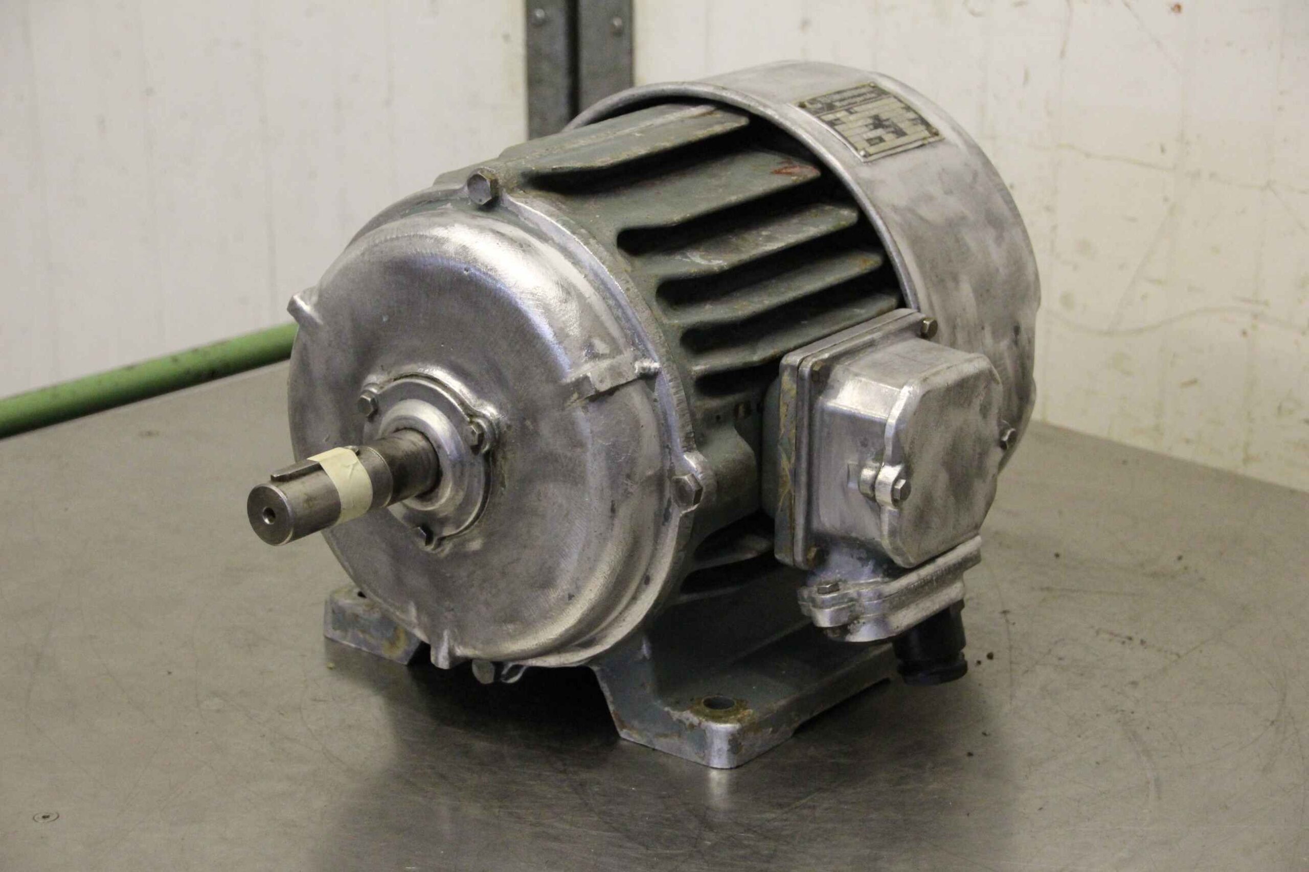 Elektromotor 2,6 kW 1410 U/min von VEM - ALK 37/4M