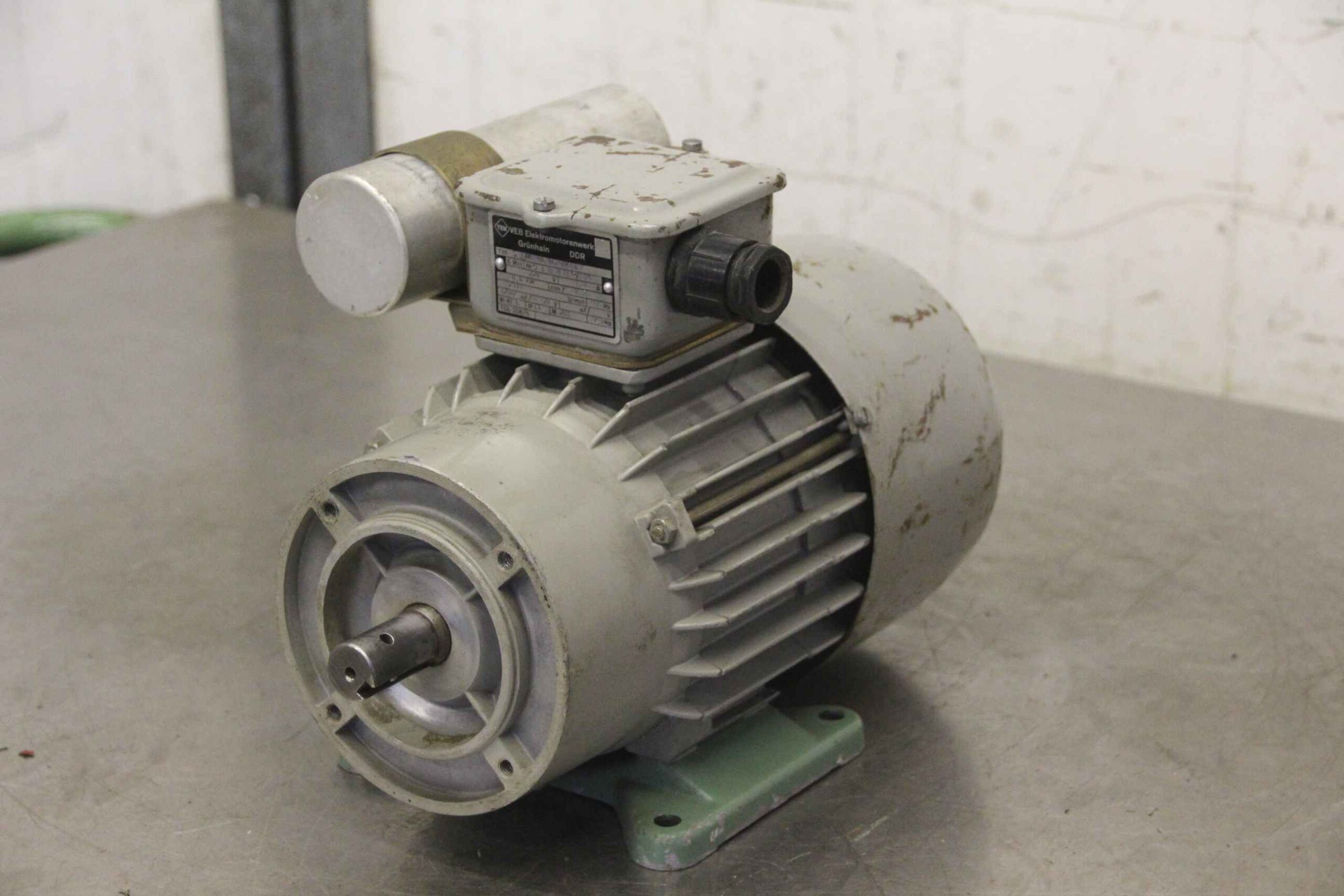 Elektromotor 0,4 kW 2910 U/min von VEM - EAK 80.1/2-FK14 – Bild 6
