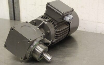 Getriebemotor 1,5 kW 710 U/min von Lenze - MK 2  i 2,0  BA 10