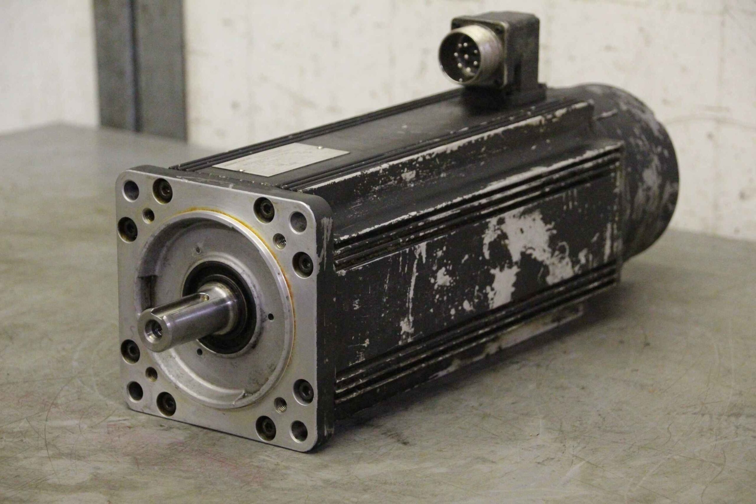 Permanent Magnet Motor von Indramat - MAC090C-O-GD-2-C/110-A-O/S001