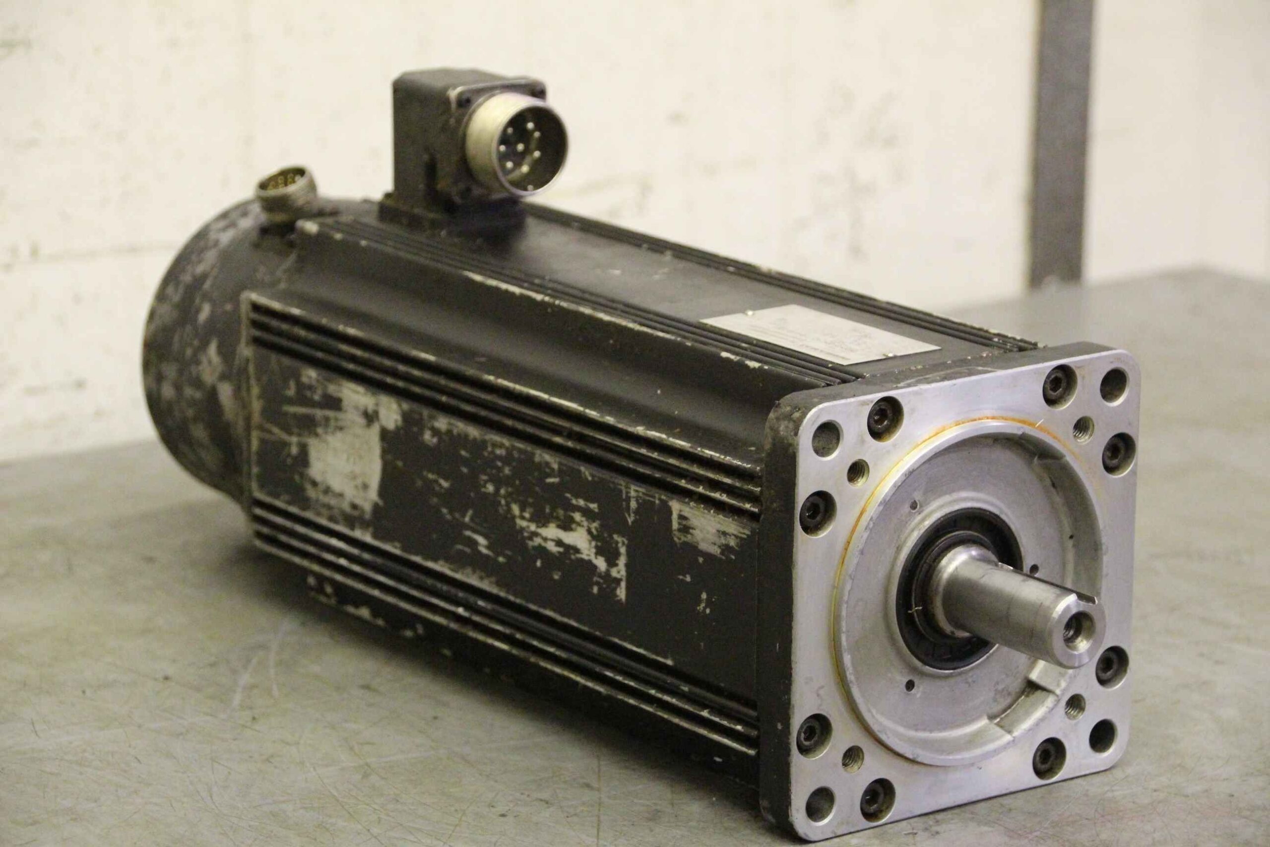 Permanent Magnet Motor von Indramat - MAC090C-O-GD-2-C/110-A-O/S001 – Bild 2