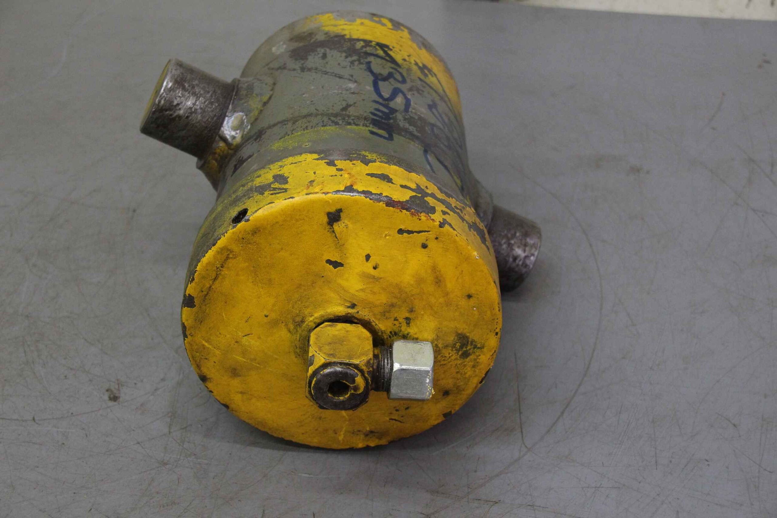 Hydraulikzylinder von unbekannt - Hub 135 mm – Bild 4