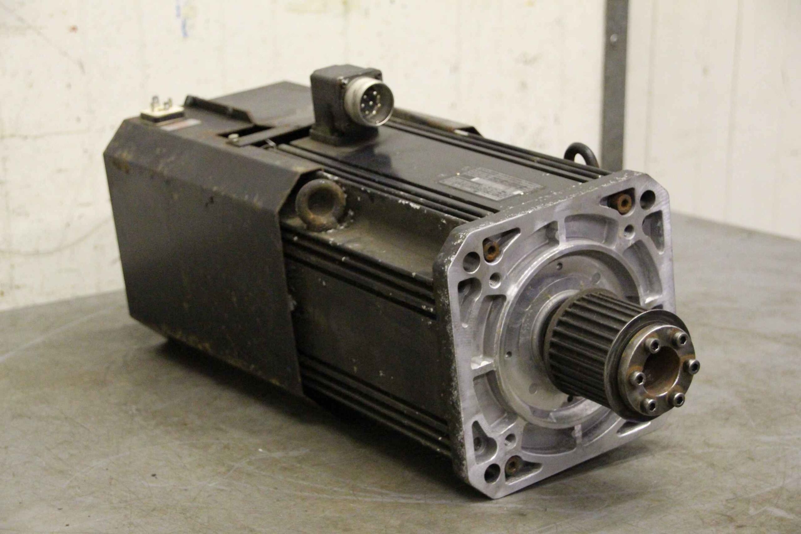 Permanent Magnet Motor von Indramat Schleicher - MAC112B-1-PD-2-C/130-A-1/S005 – Bild 2