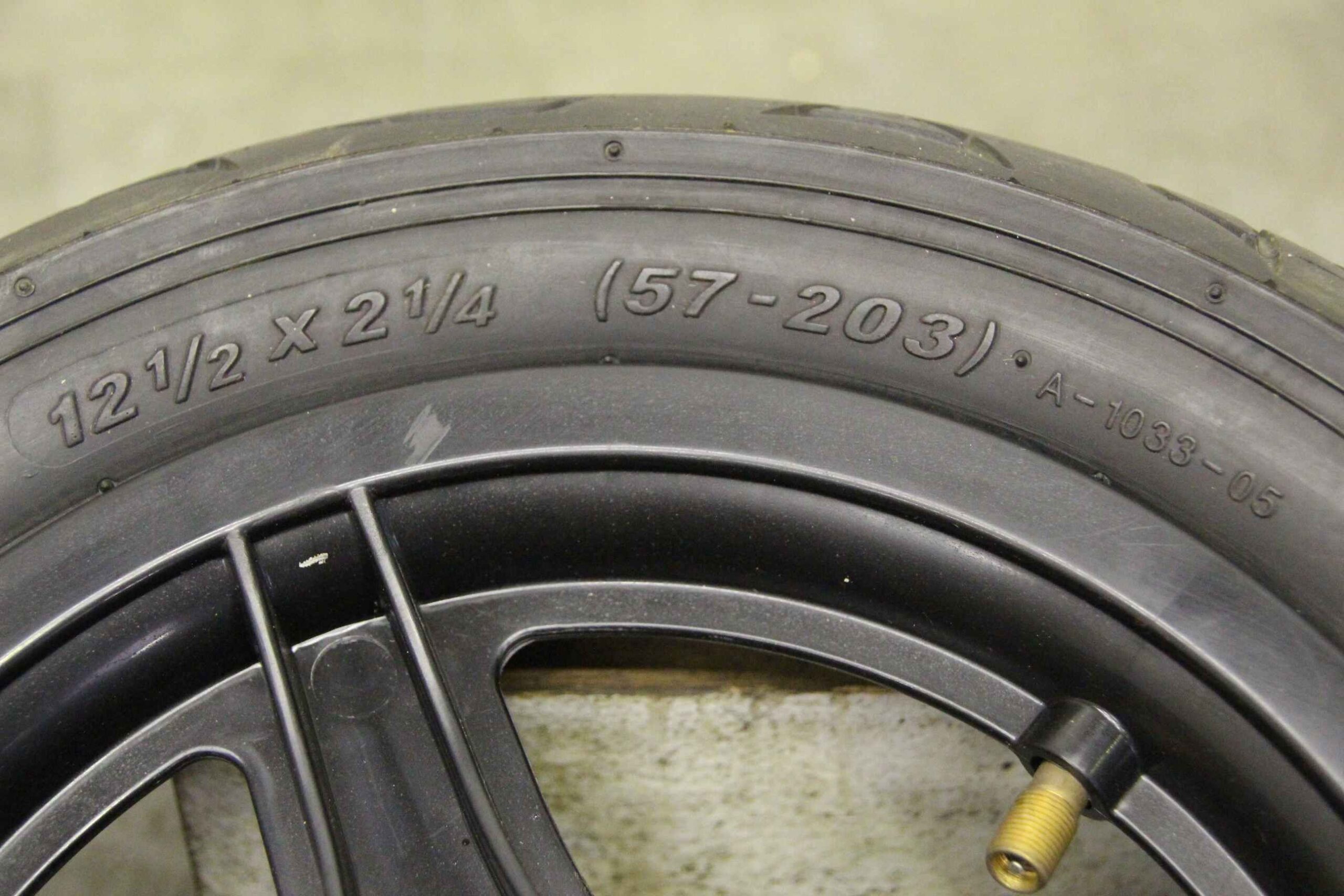 Komplettrad von Hota - 12 1/2 x 2 1/4 (57-203) – Bild 7