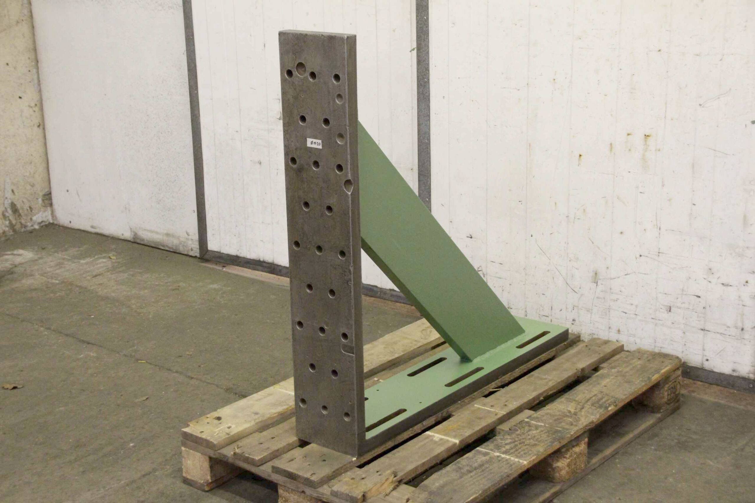 Aufspannwinkel mit Gewindebohrung M20 von unbekannt - 995/197/H995 mm