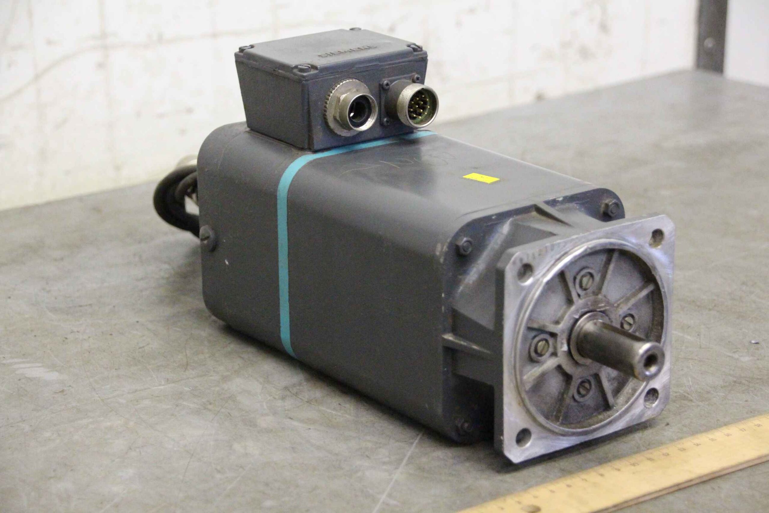 Servomotor von Siemens - 1 FT5062-OAF01-2-Z – Bild 2