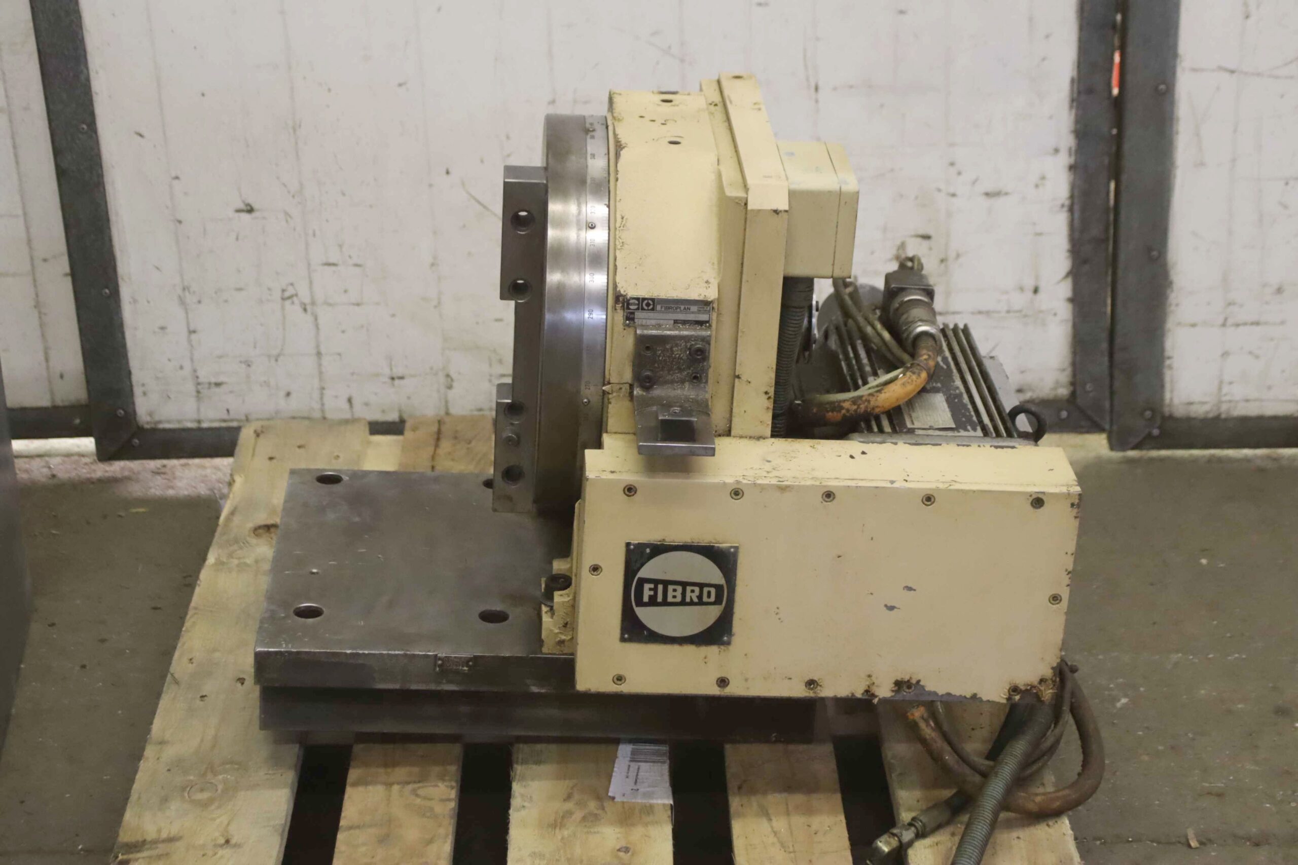 NC-Rundtisch von Fibro - NC1.03.0340.1.1.04.04