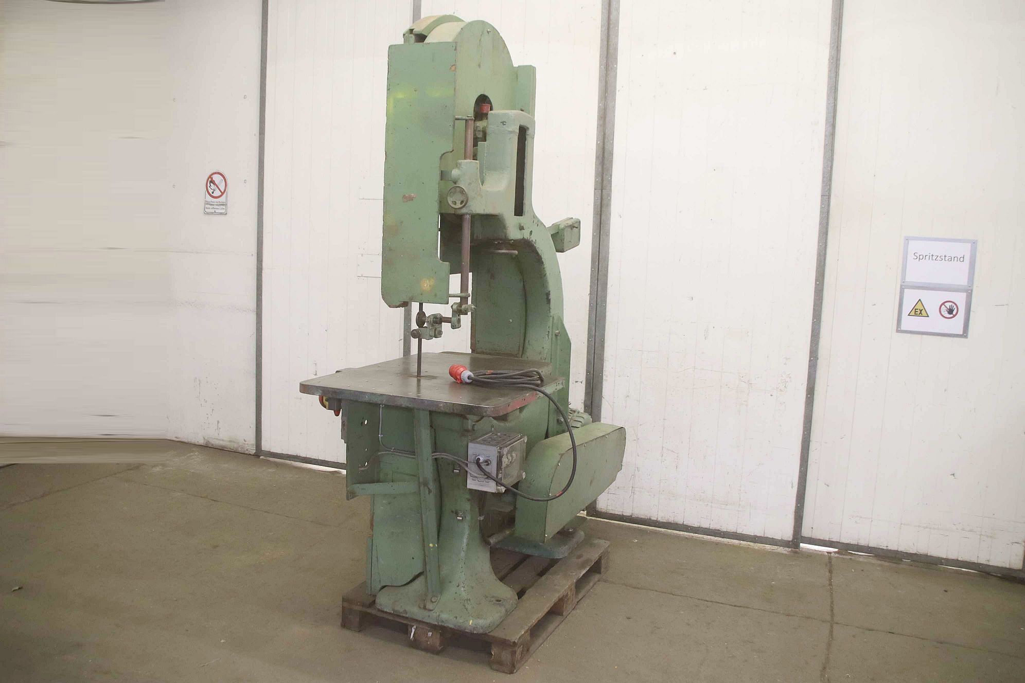 Holzbandsäge von unbekannt - 5,5 kW Ausladung 780 mm