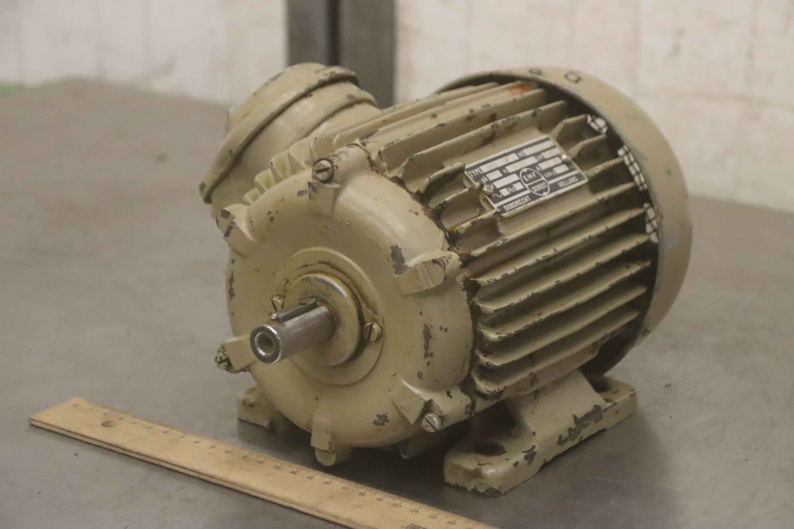 Elektromotor 0,55 kW 1395 U/min von EMF DORDT - 226U 7,5/4