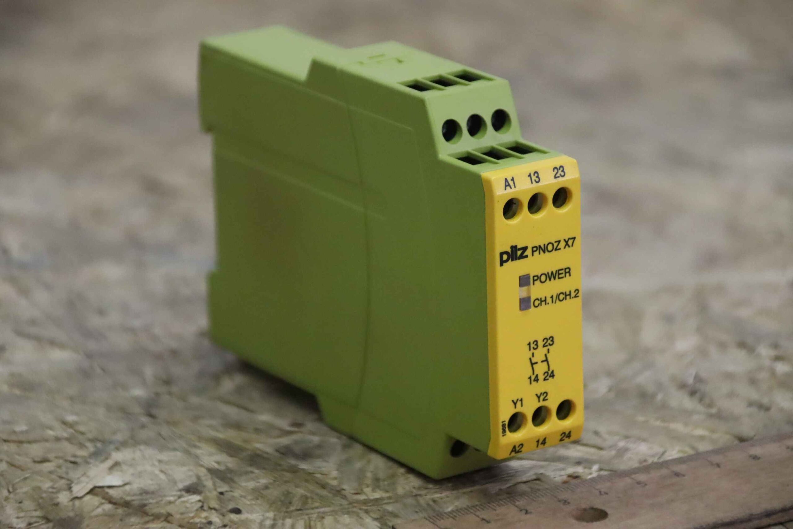 Sicherheitsrelais von pilz - PNOZ X7 24VACDC 2n/o – Bild 2