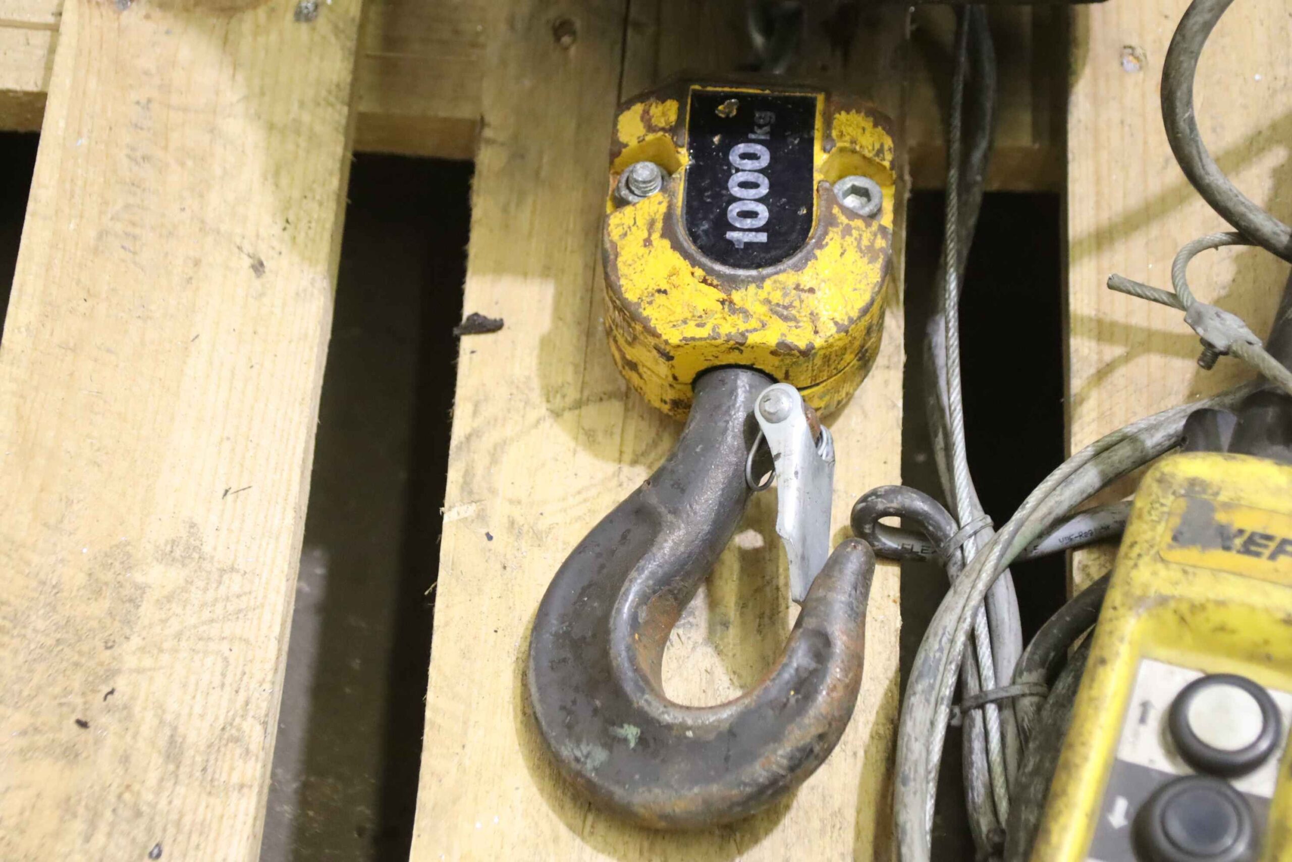 Kettenzug mit Fahrwerk 1000 kg von Unelec - UX 200UX100 24V2 – Bild 9