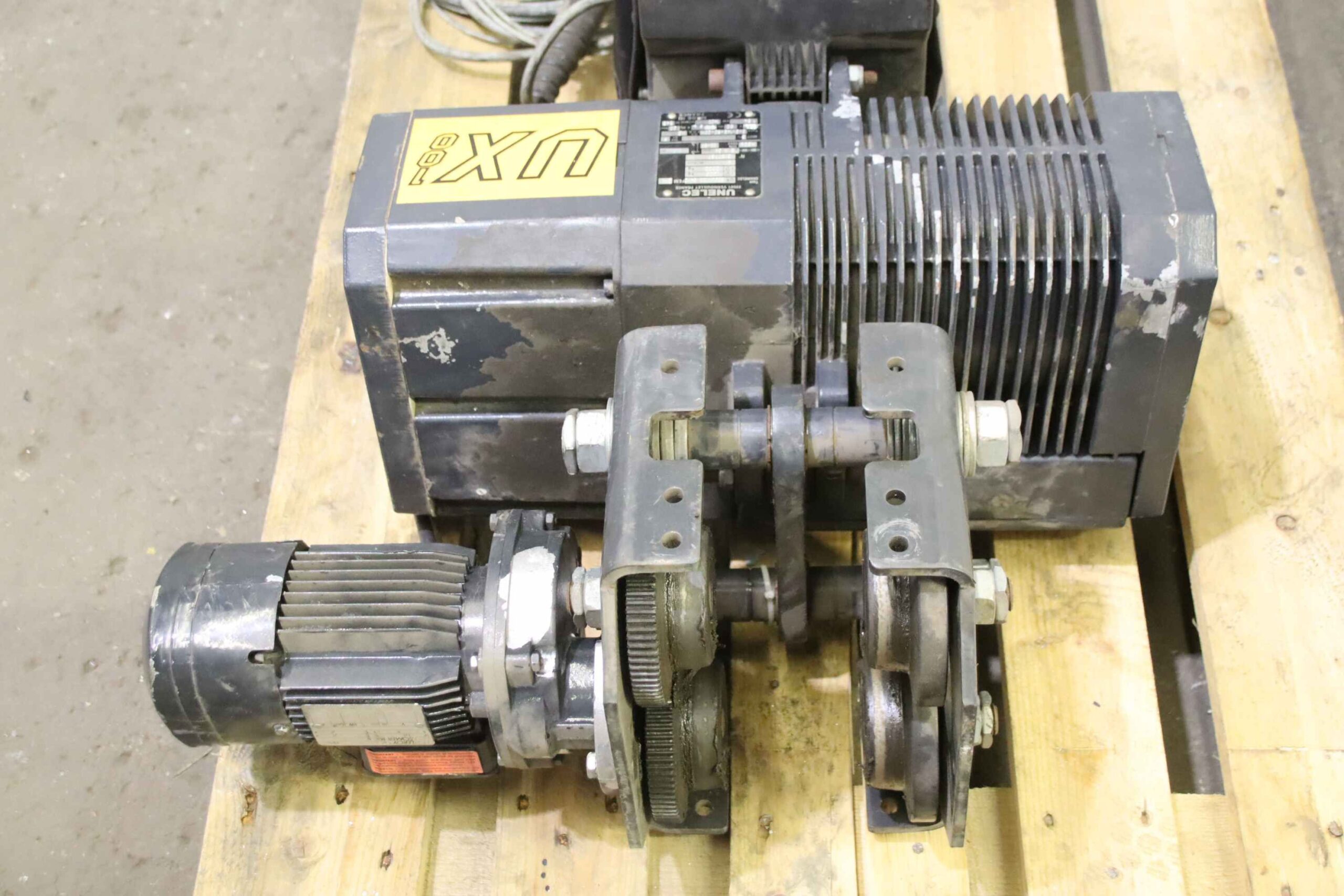 Kettenzug mit Fahrwerk 1000 kg von Unelec - UX 200UX100 24V2 – Bild 11