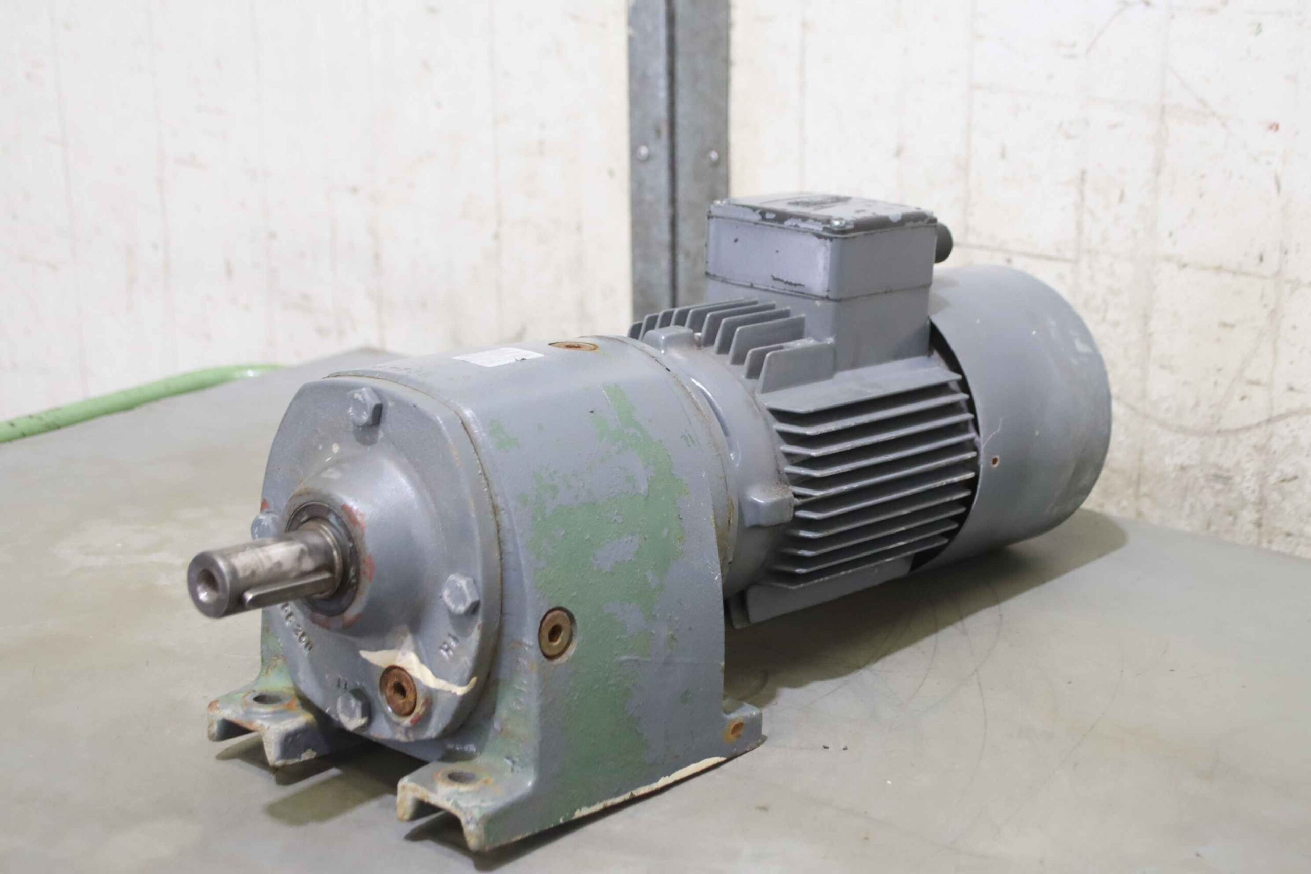 Getriebemotor 1,5 kW 80 U/min von Flender - Z41-A90L/4-L16N