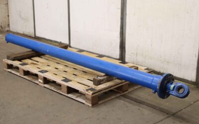 Hydraulikzylinder von unbekannt - Hub 2600 mm