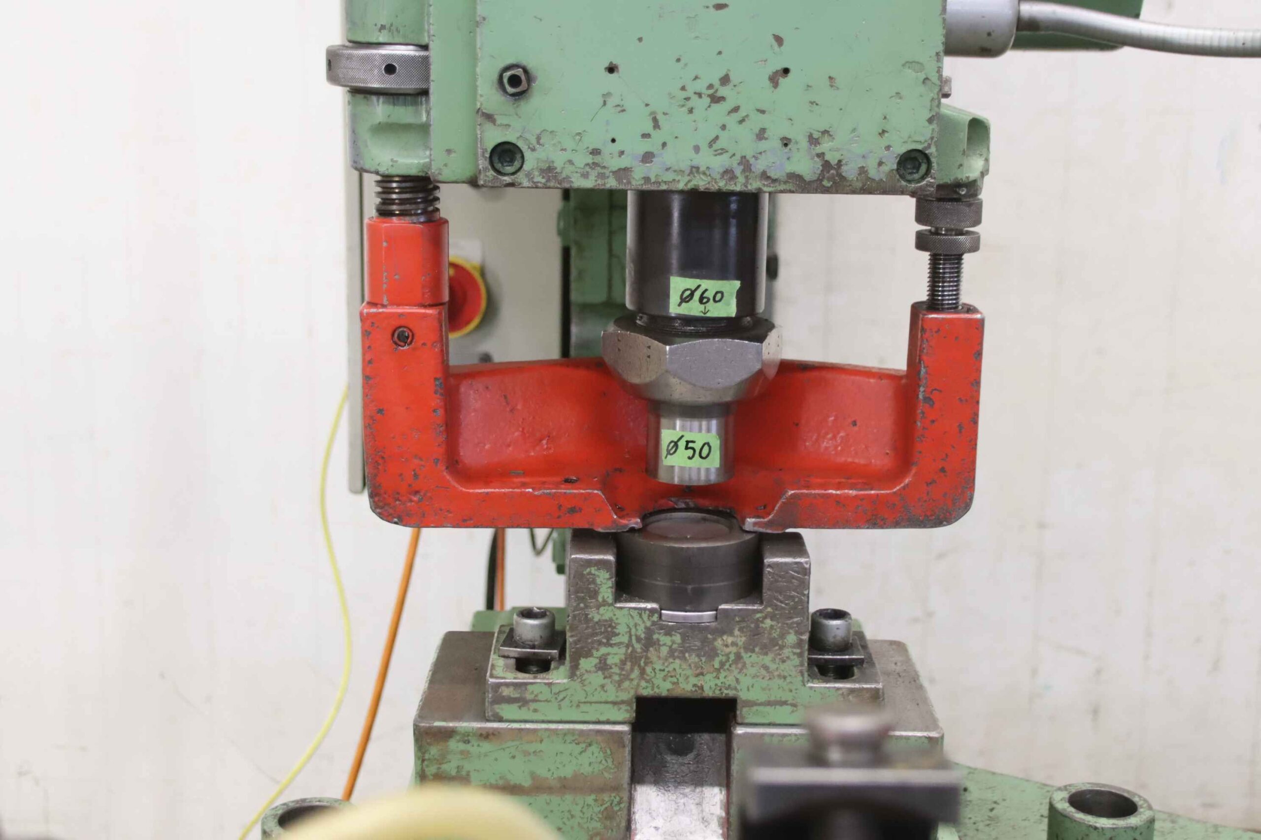 Lochstanze 100 to mit Koordinaten-Tisch von Mubea - KL 100 mit Digitalanzeige – Bild 6