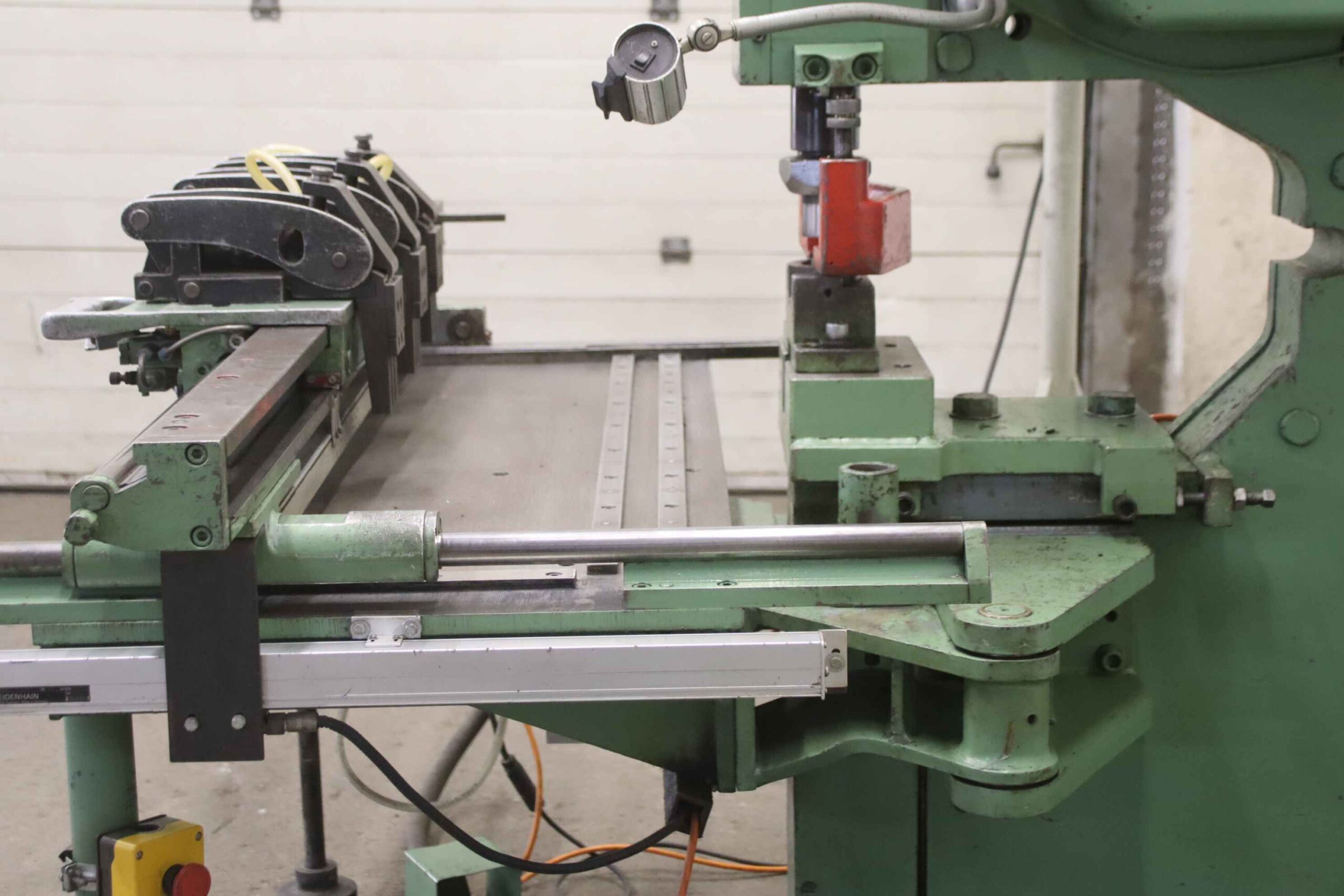 Lochstanze 100 to mit Koordinaten-Tisch von Mubea - KL 100 mit Digitalanzeige – Bild 12