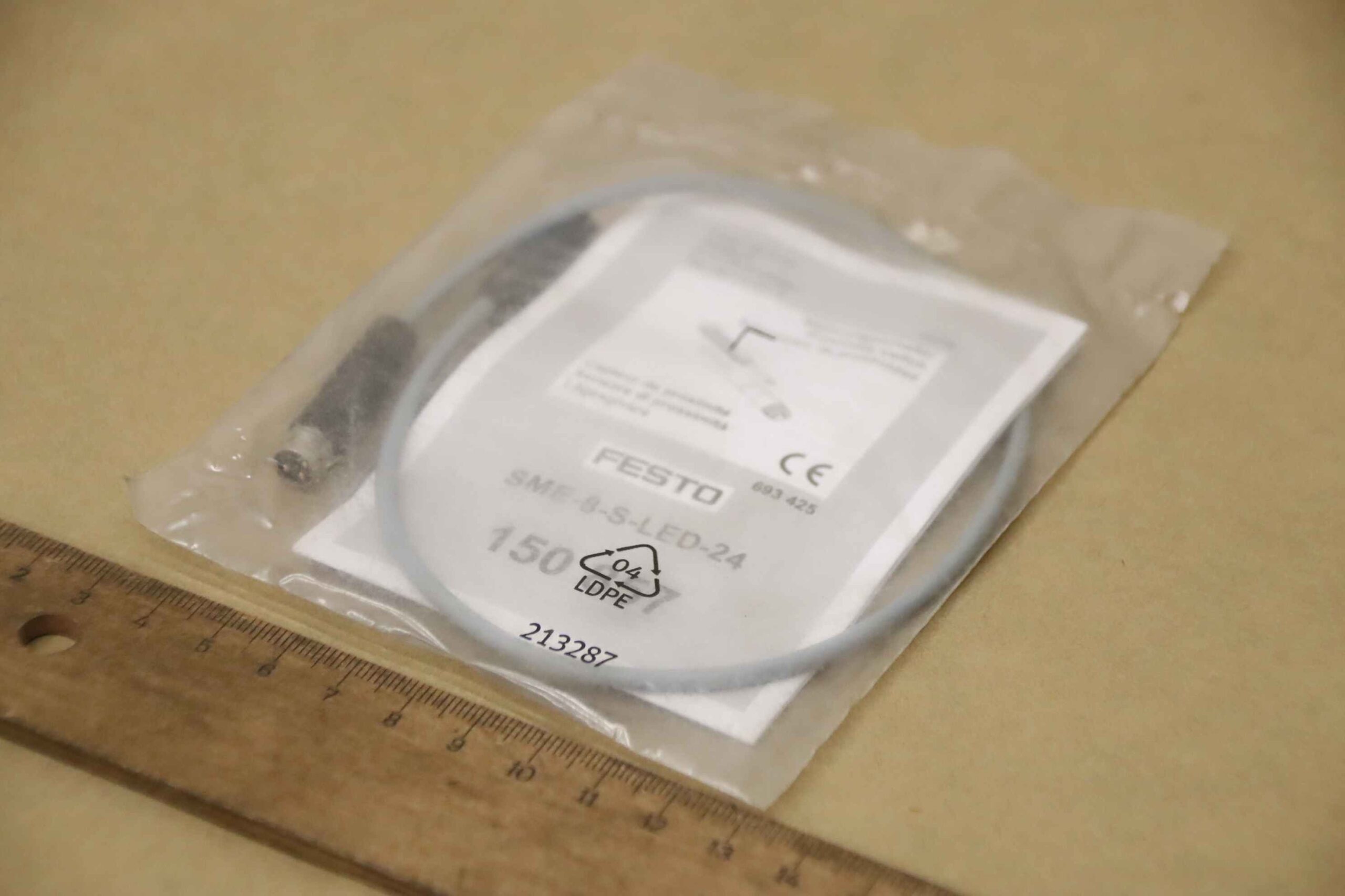 Näherungsschalter von Festo - SME-8-S-LED-24 693 425