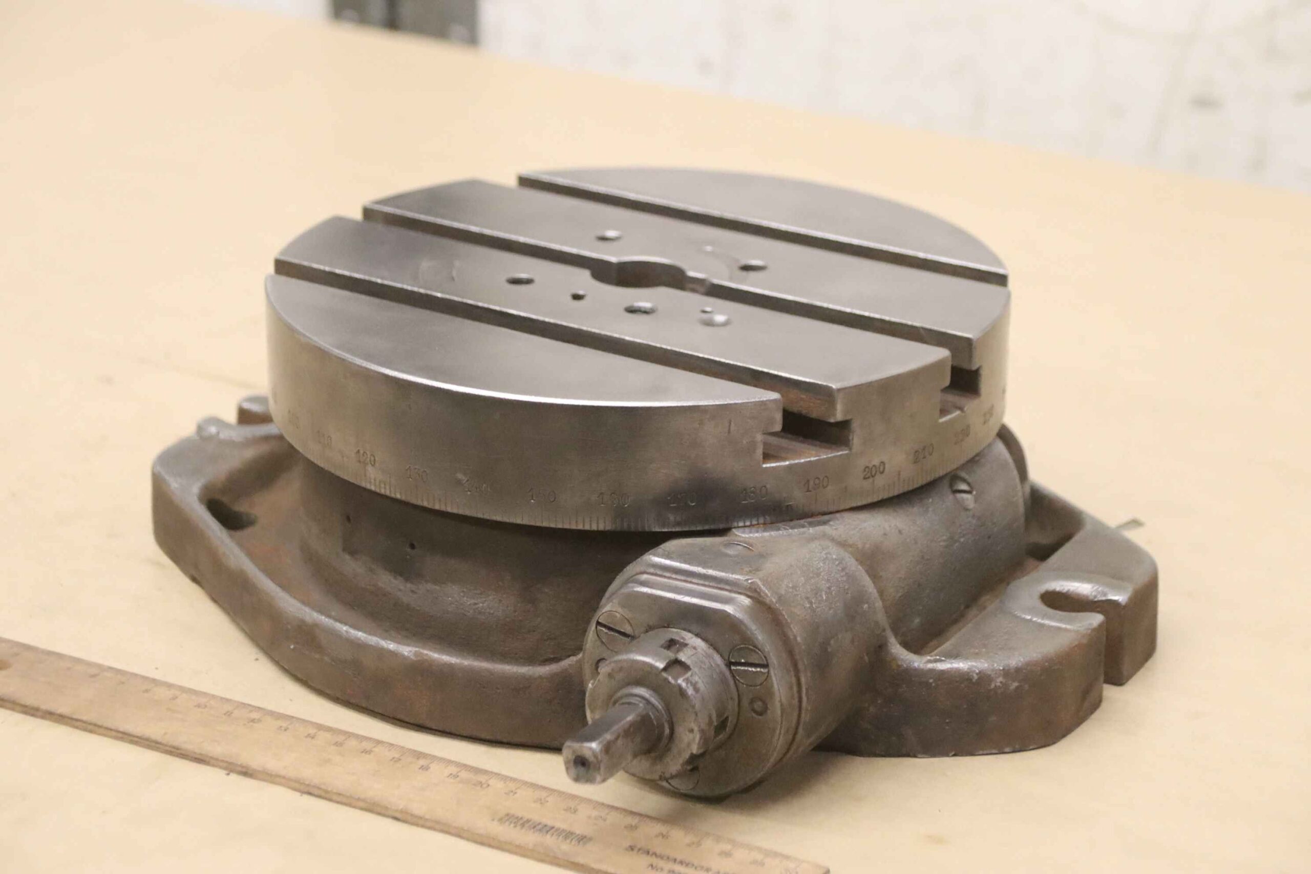 Rundtisch von unbekannt - Ø 235 mm