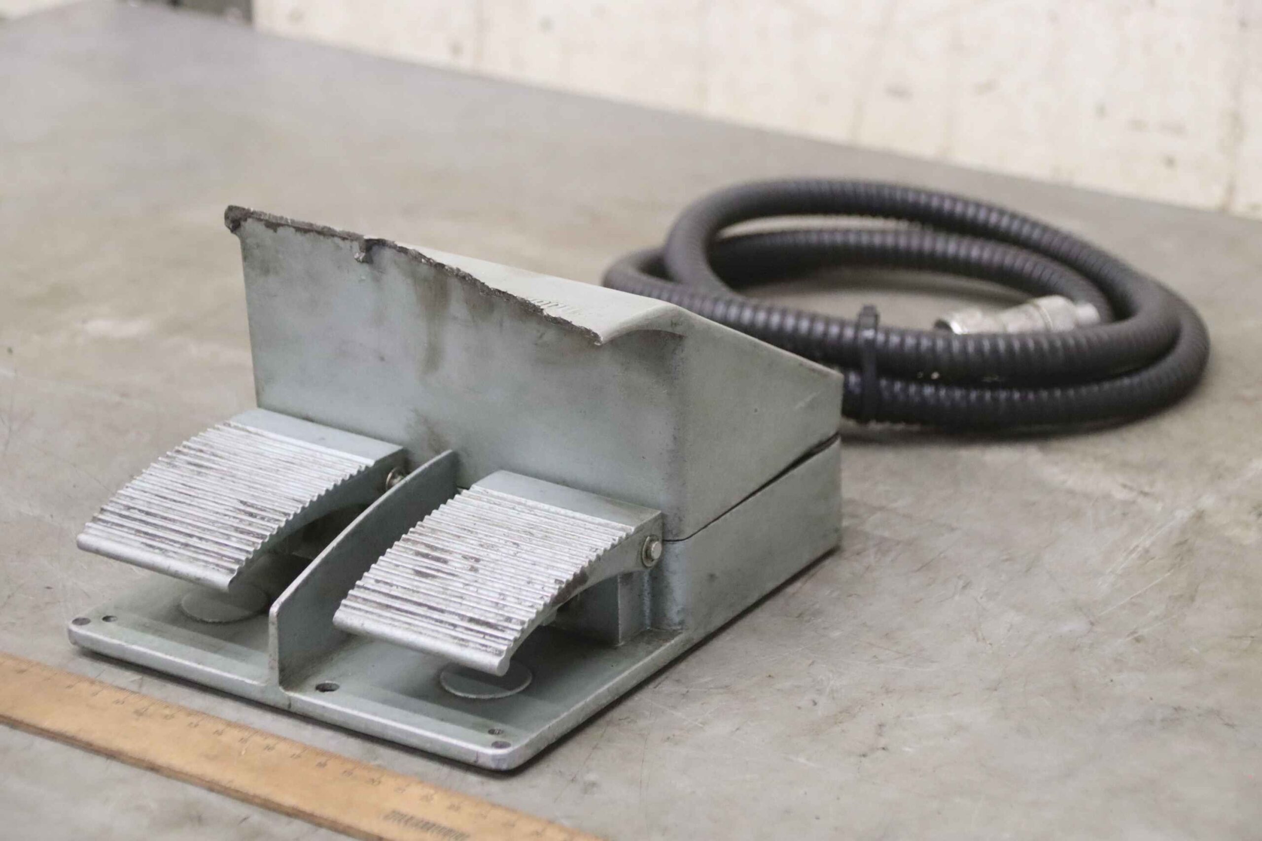 Fußschalter von SSUPOU - YC-260 2-pedalig 3-polig