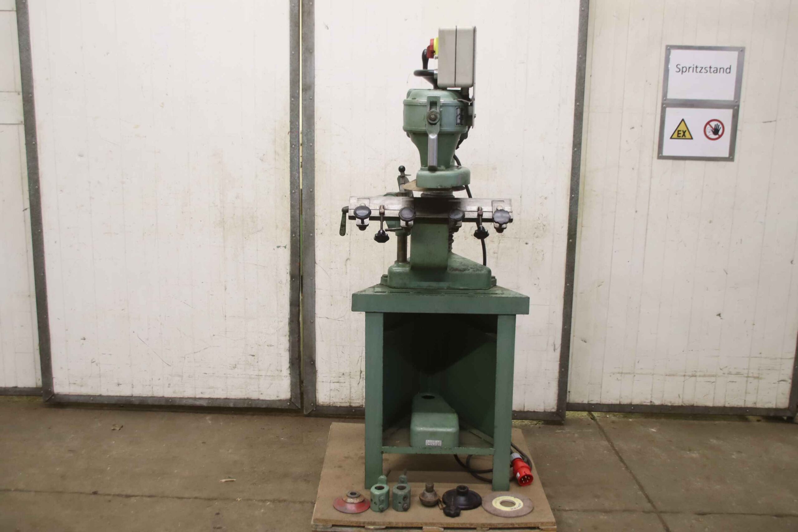 Werkzeugschleifmaschine von Chuet Nevers - Schleifscheiben Ø max. 200 mm – Bild 3