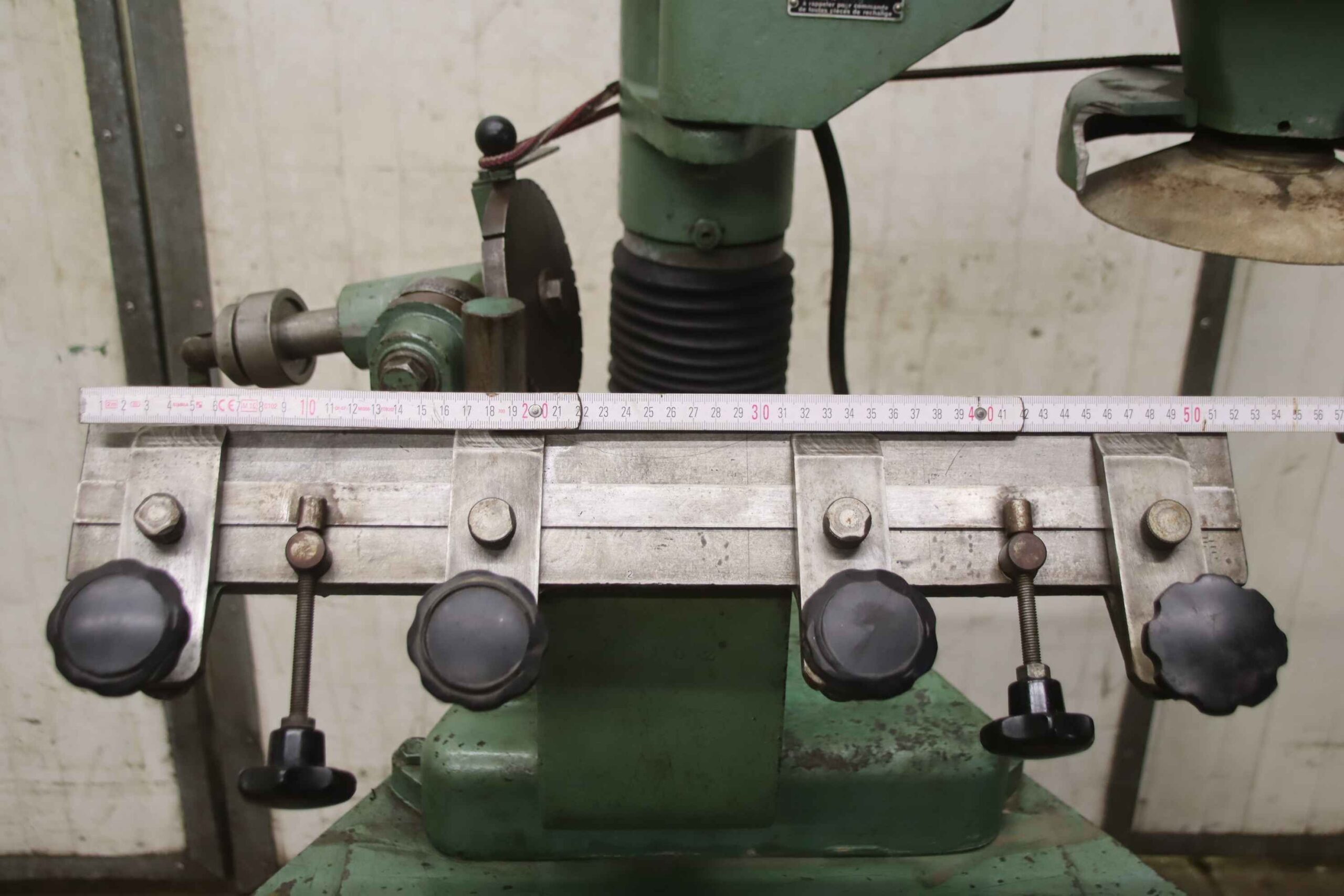 Werkzeugschleifmaschine von Chuet Nevers - Schleifscheiben Ø max. 200 mm – Bild 4