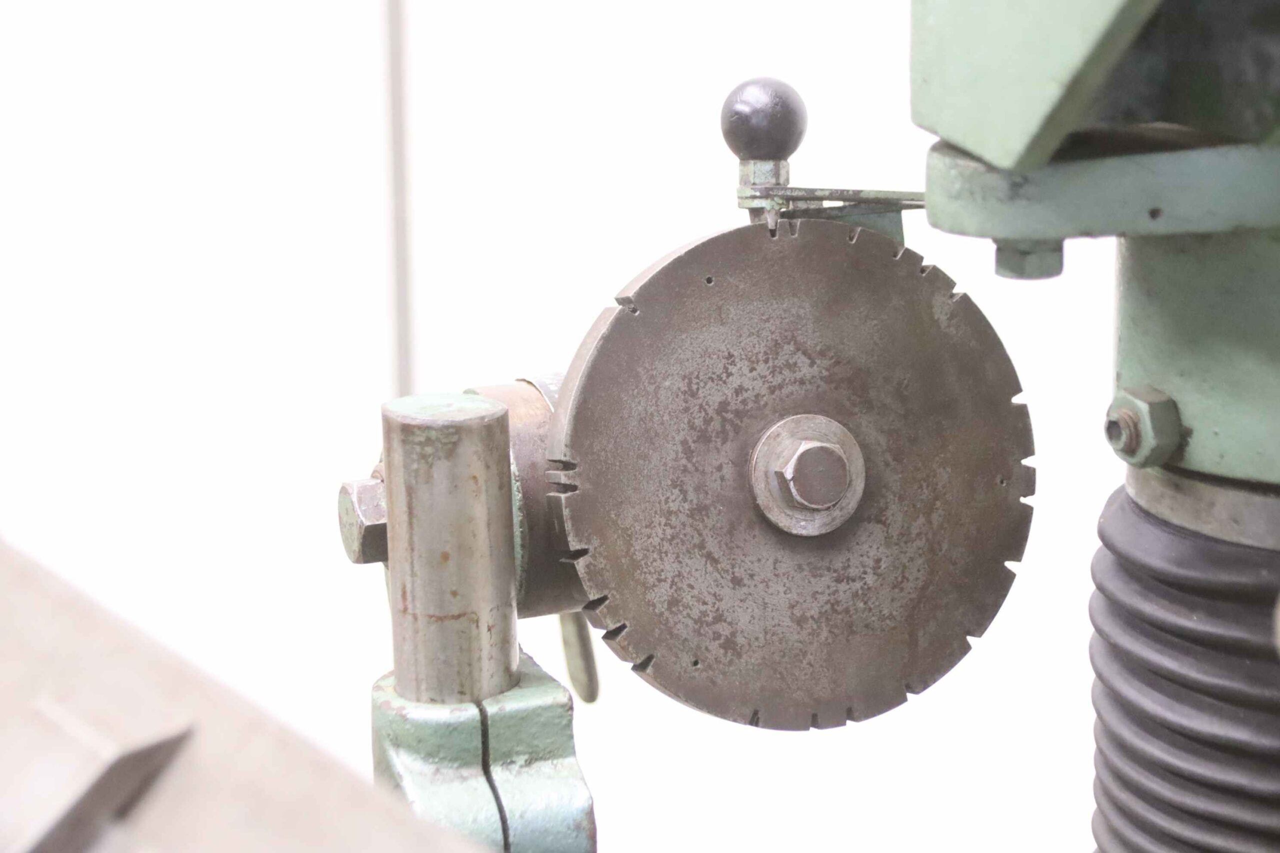 Werkzeugschleifmaschine von Chuet Nevers - Schleifscheiben Ø max. 200 mm – Bild 5