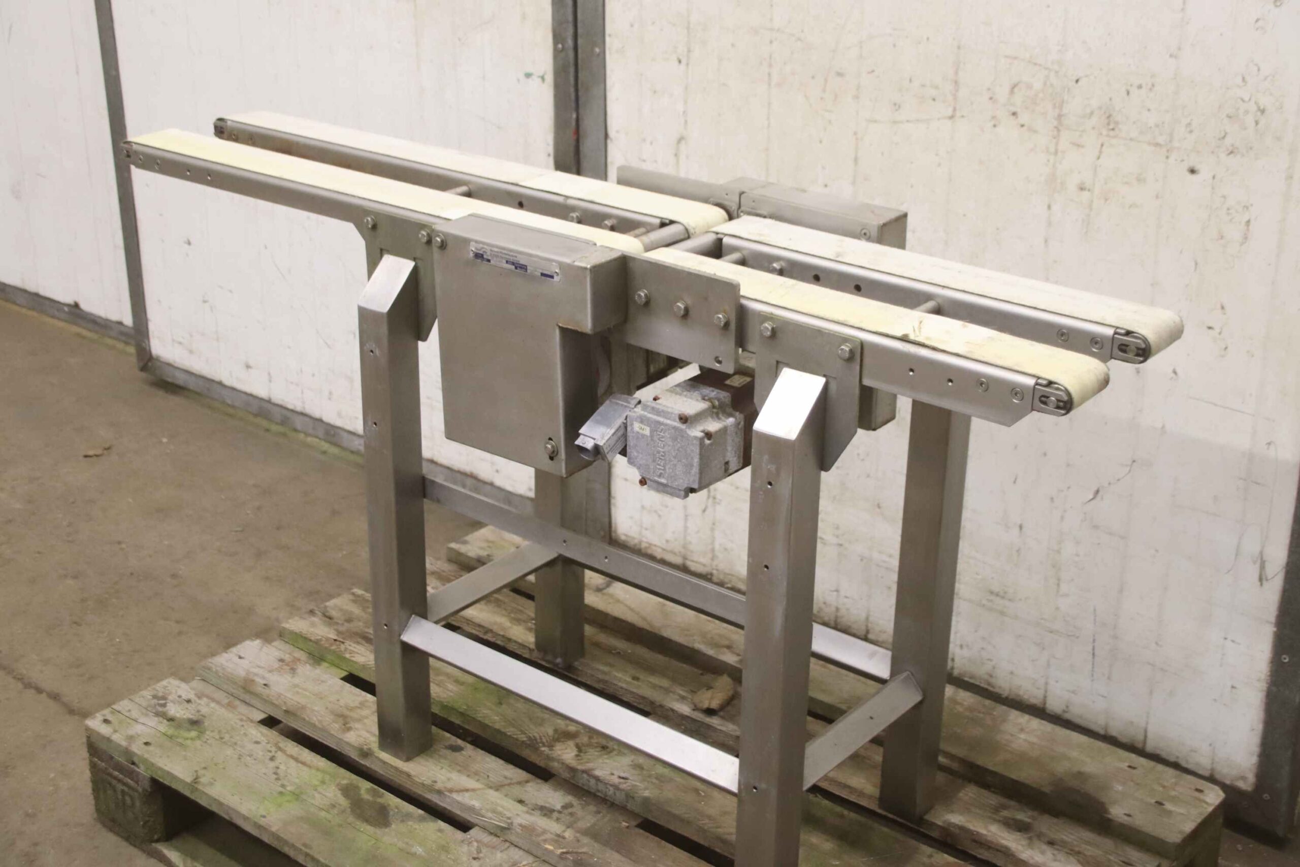 Förderband 52,8 m/min Edelstahl von SFB - ITF /NP 2-spur