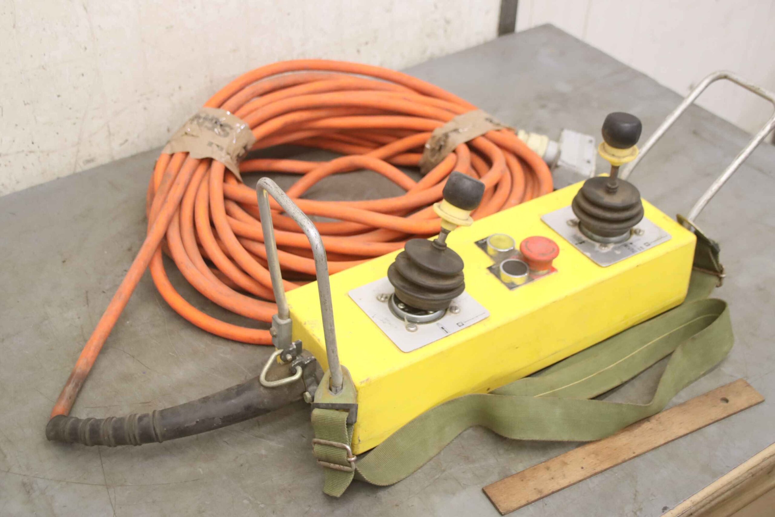 Kranfernbedienung von Telemecanique - Kabellänge 23 m 16- polig – Bild 2