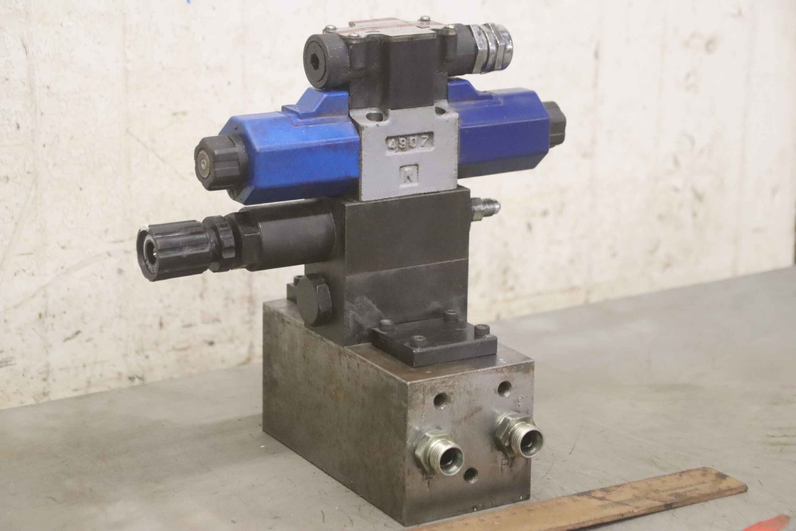 Hydraulik Steuerblock von Toyooki Santenberg - HD-2WD-BcA-025A-WY3 GTC S 2 – Bild 2