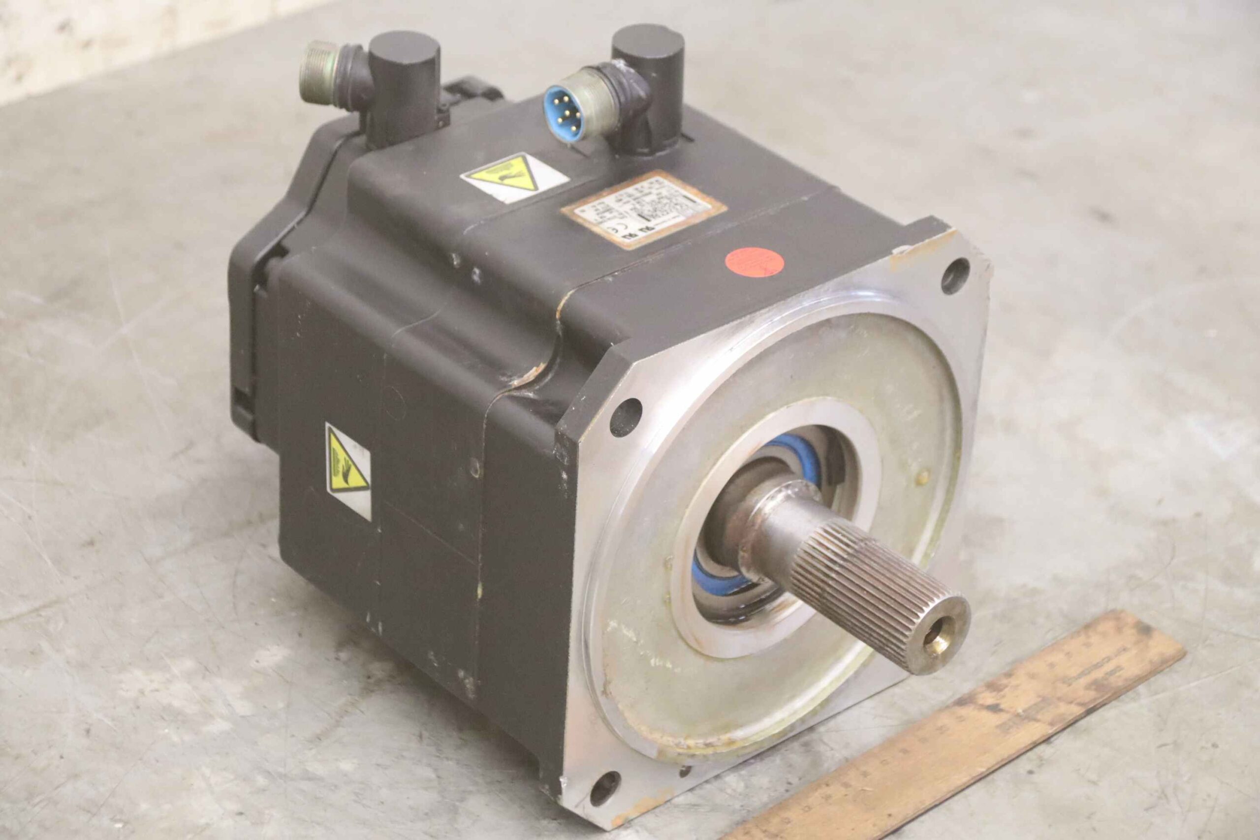 Servomotor von KUKA - 1FK6100-8AF91-1ZZ9-Z S49 – Bild 2