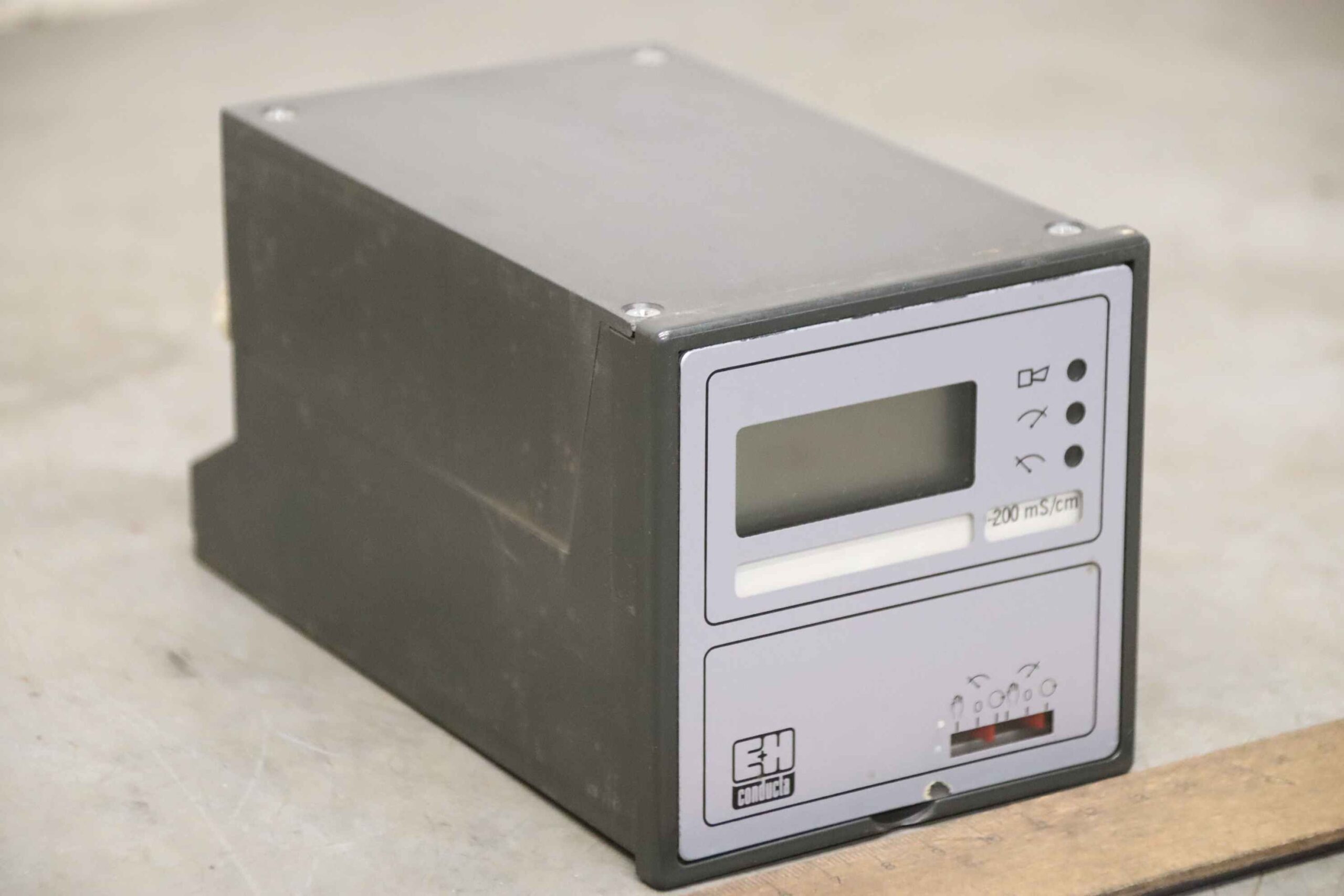 Leitfähigkeits-Messumformer von E+H - conducta XR 2 0 - 200 mS – Bild 2