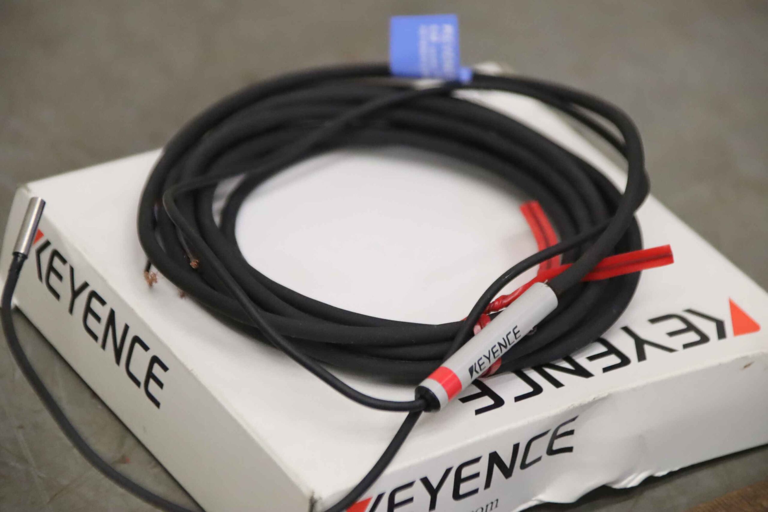 Näherungsschalter von Keyence - EM-030 P – Bild 2