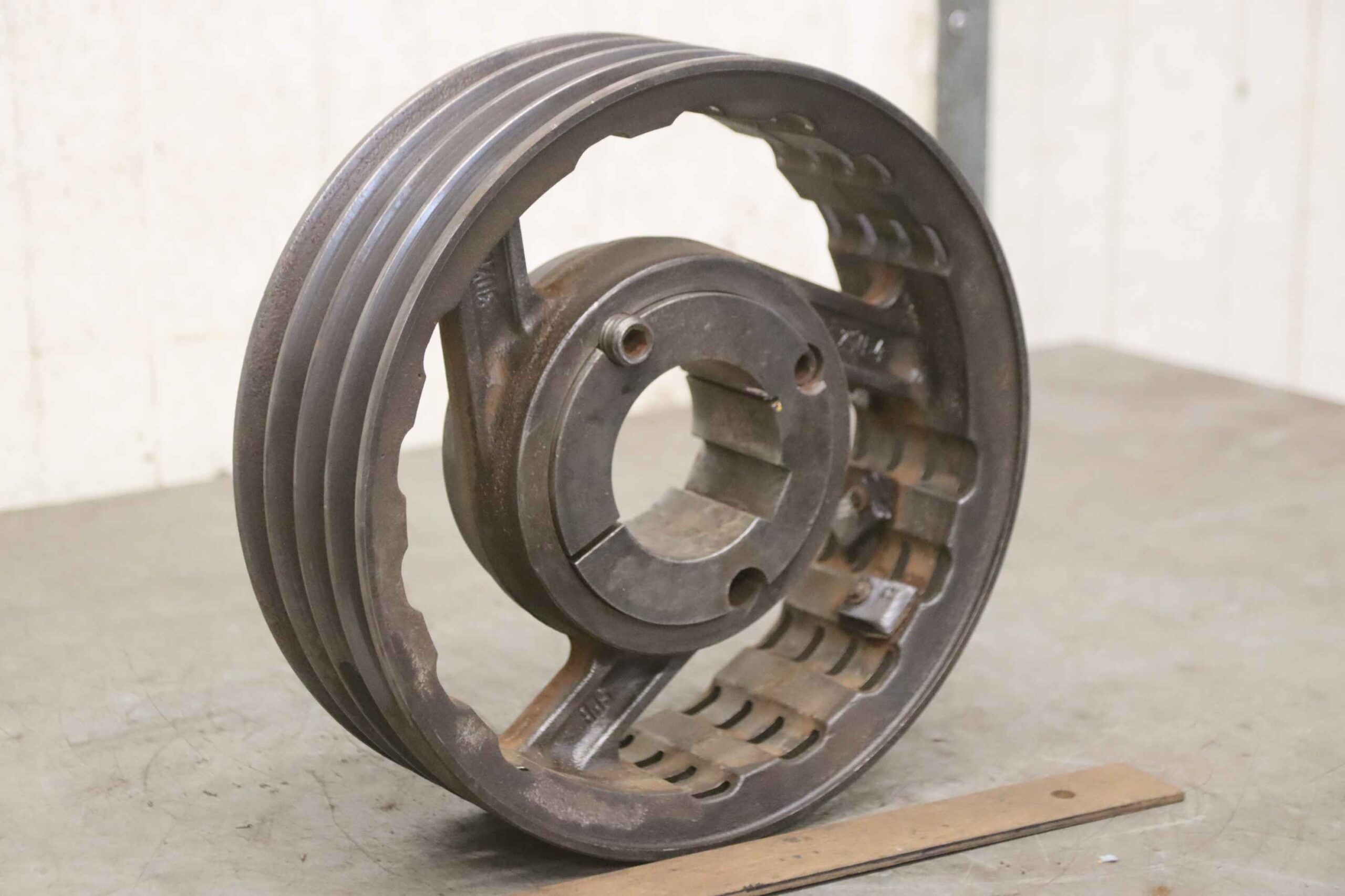 Keilriemenscheibe 4-rillig von unbekannt - SPB 250-4 (17 mm) – Bild 2