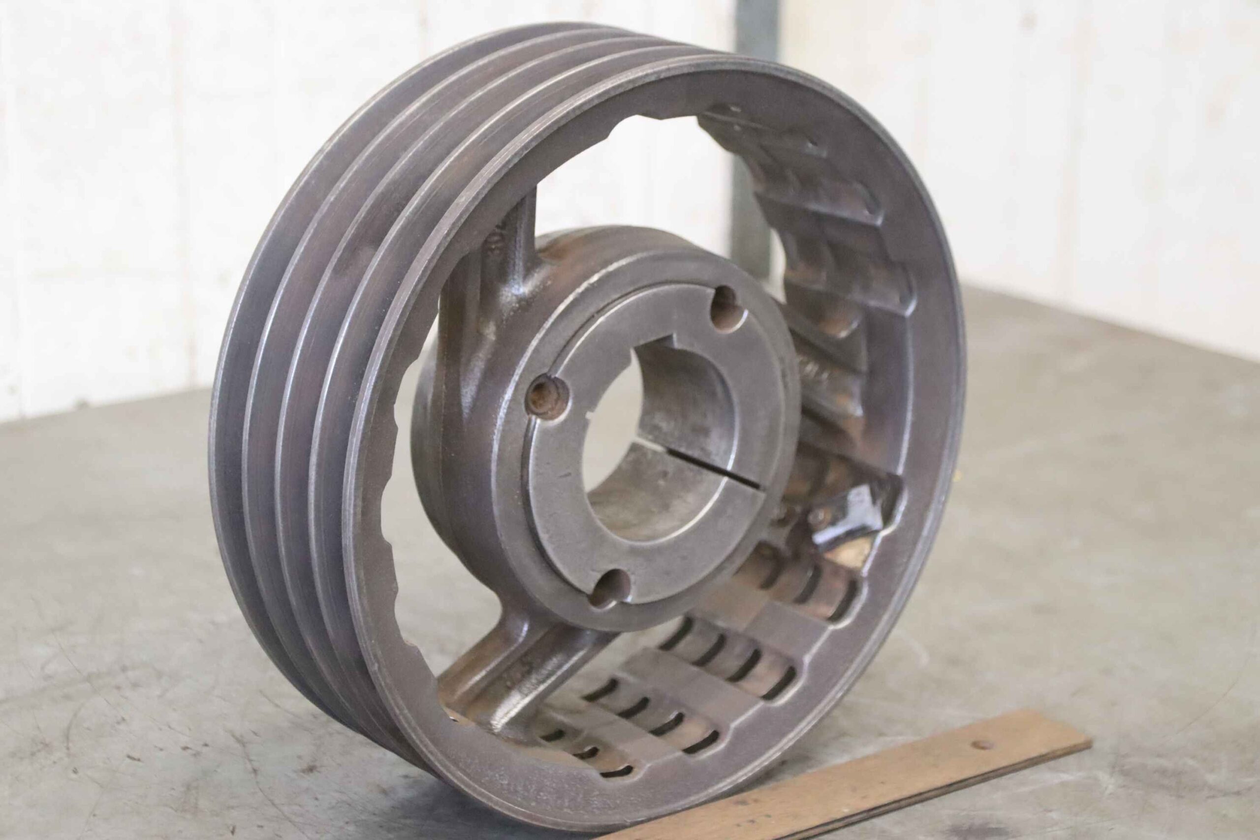 Keilriemenscheibe 4-rillig von unbekannt - SPB 250-4 (17 mm) – Bild 9