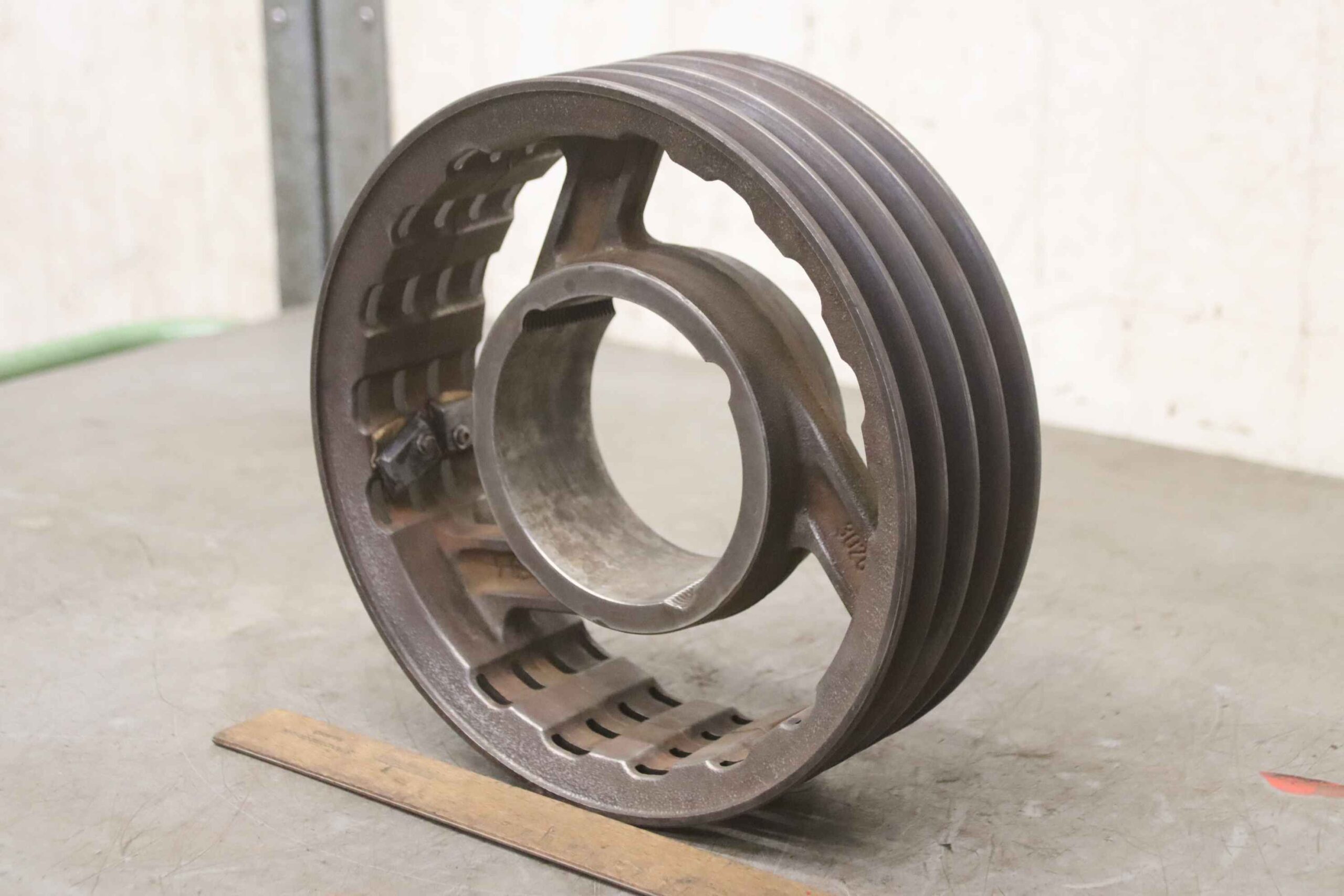 Keilriemenscheibe 4-rillig von unbekannt - SPB 250-4 (17 mm)