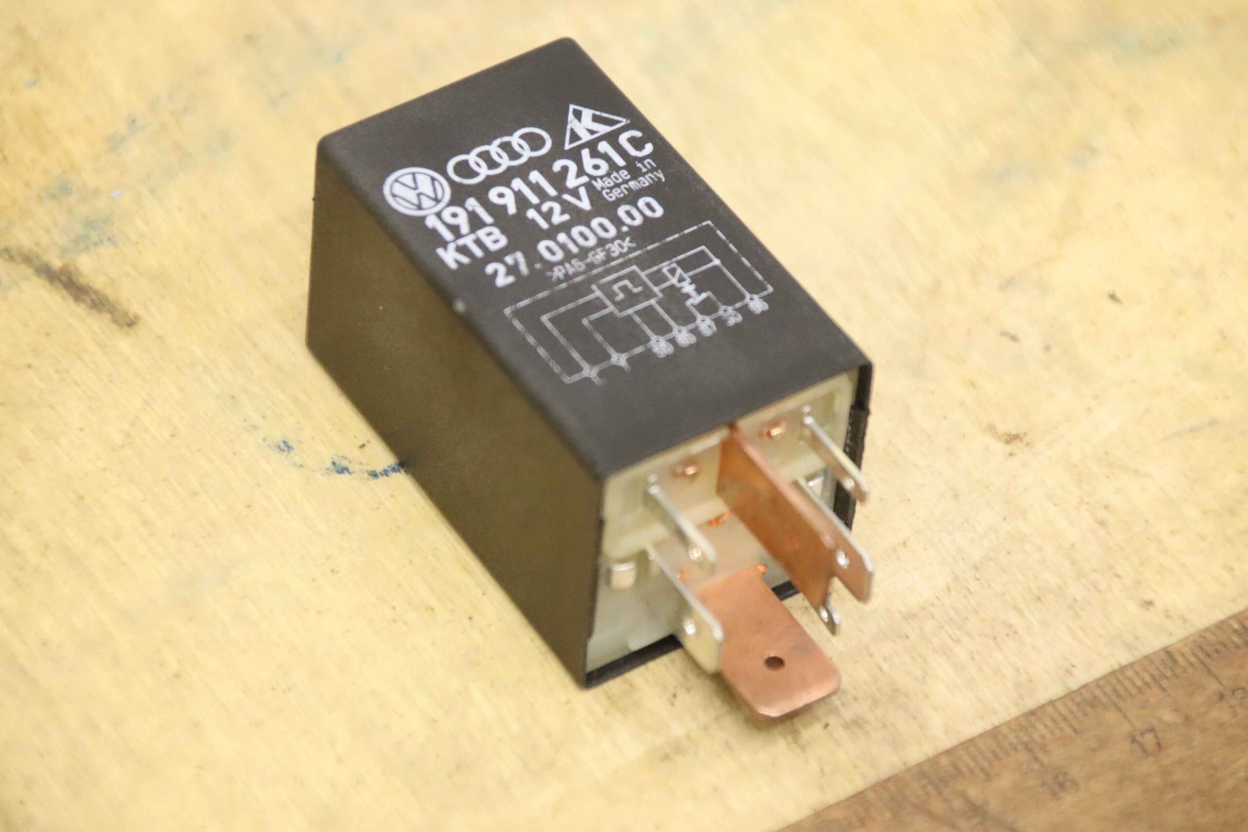 Relais Steuergerät von VW Audi - 191 911 261 C – Bild 2